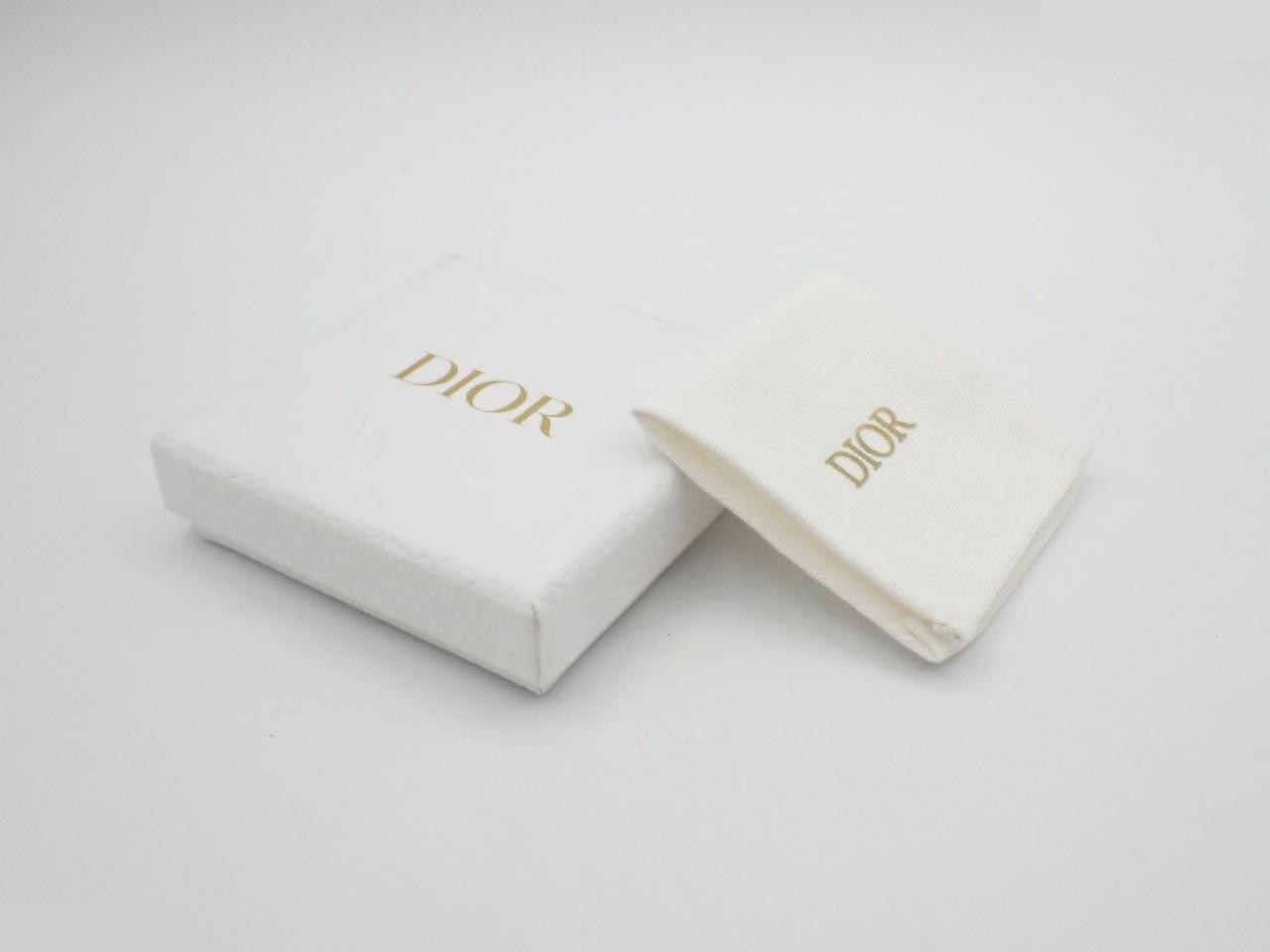 Gold earrings — view 4