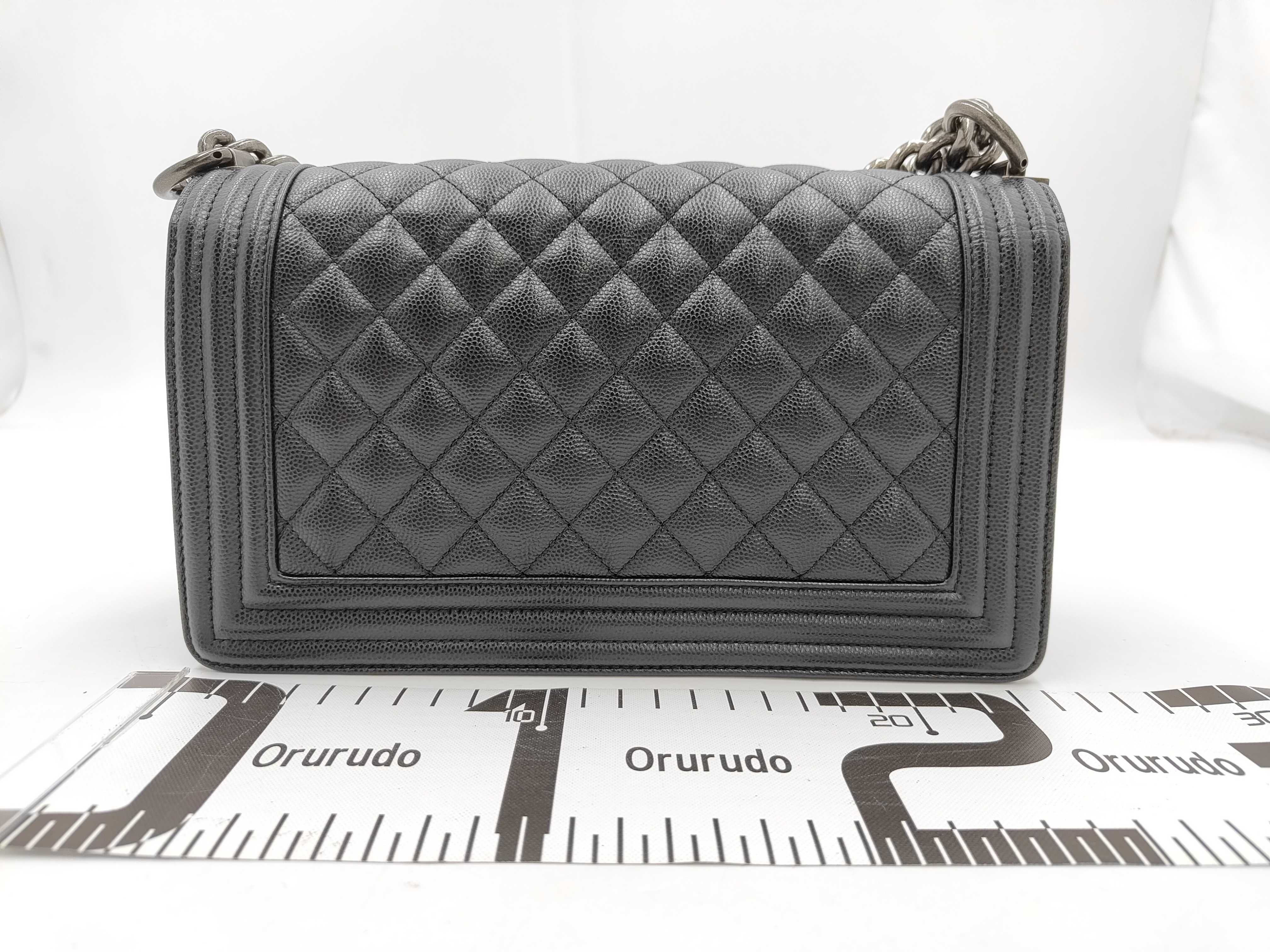 Caviar Skin Matelassé Boy Chanel Black Shoulder Bag — view 2