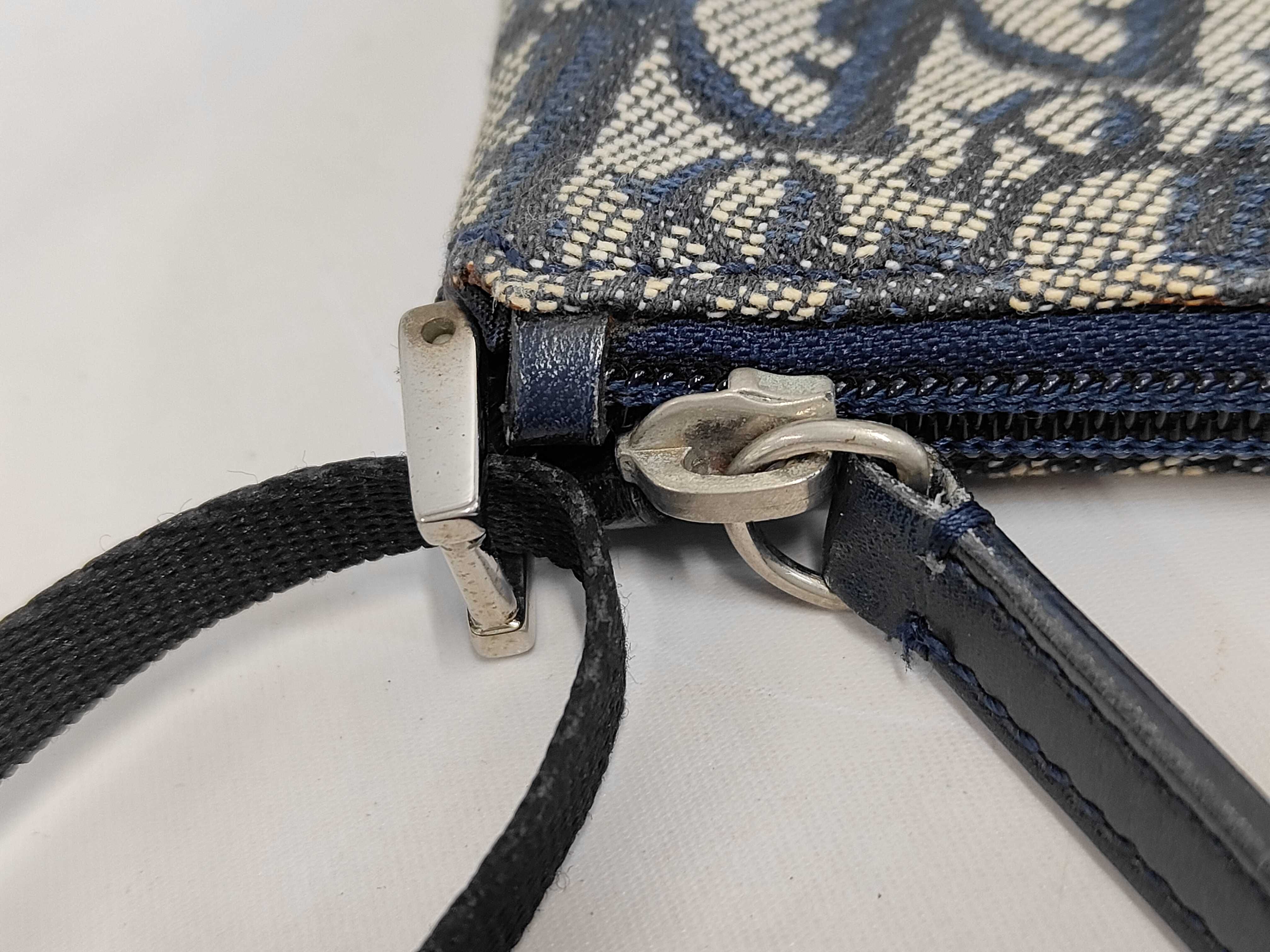Trotter Accessory Pouch Shoulder Bag — view 8