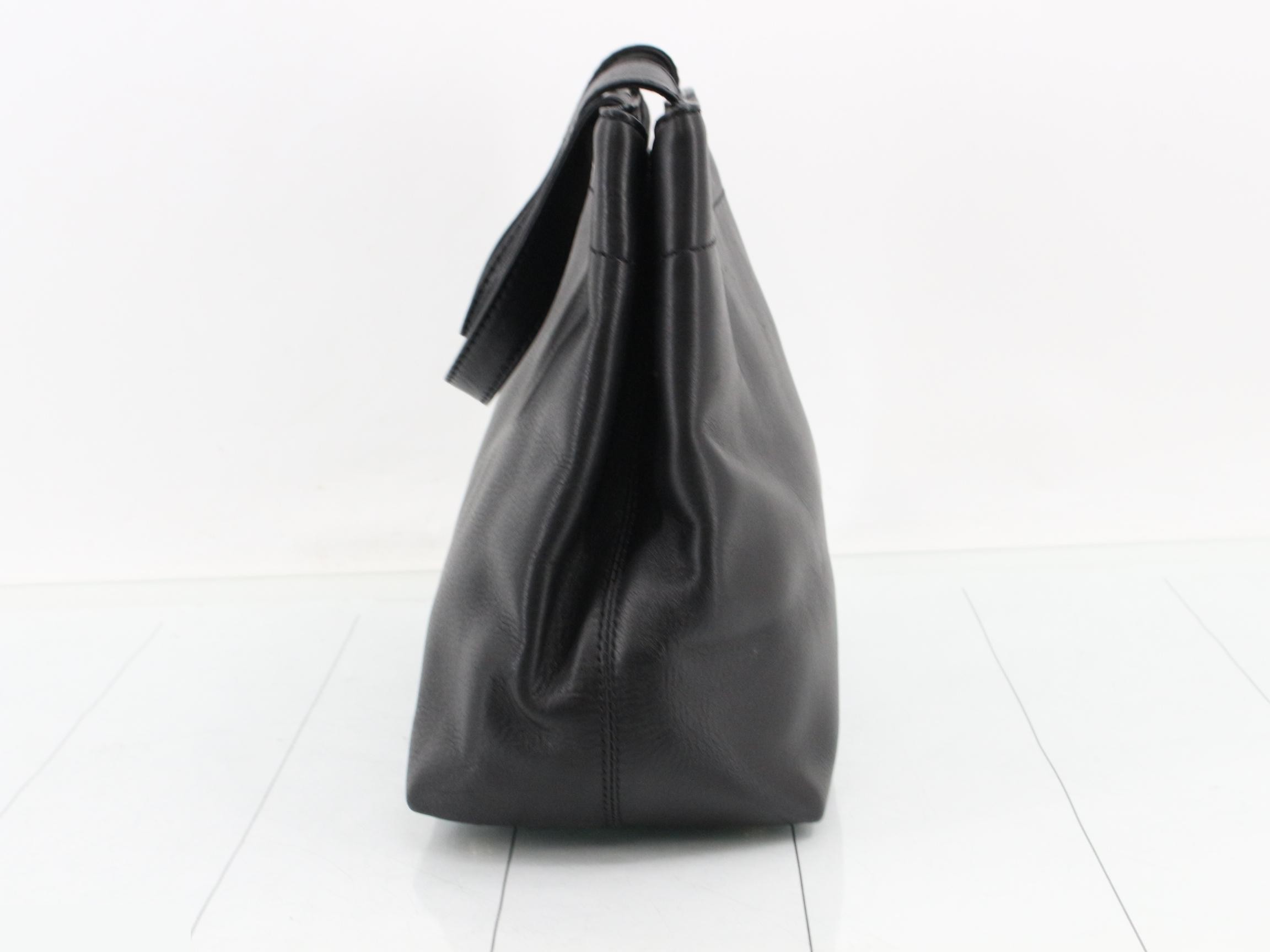 Leather turn-lock handbag — view 3