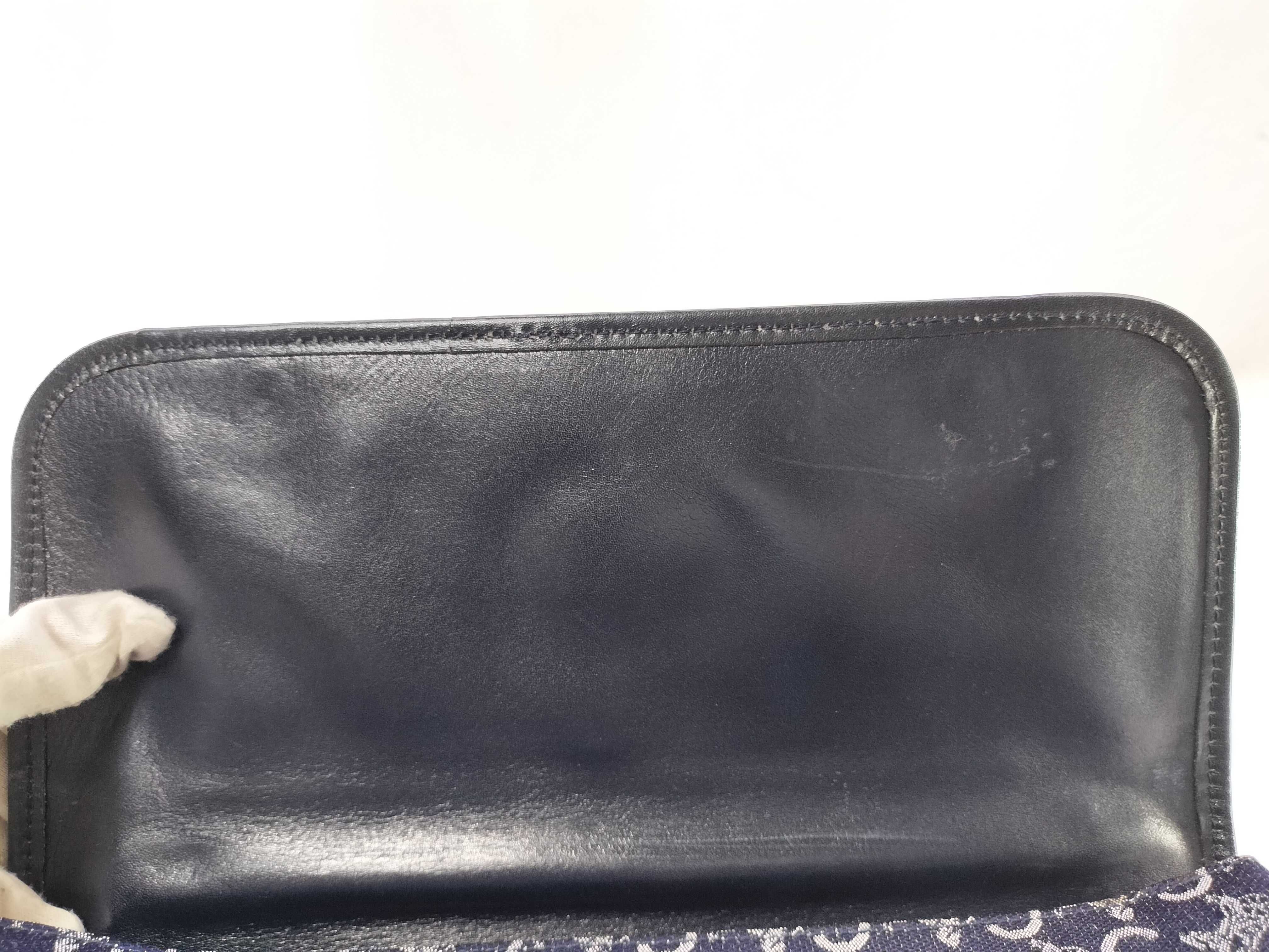 Canvas One-Hand Handbag — view 8