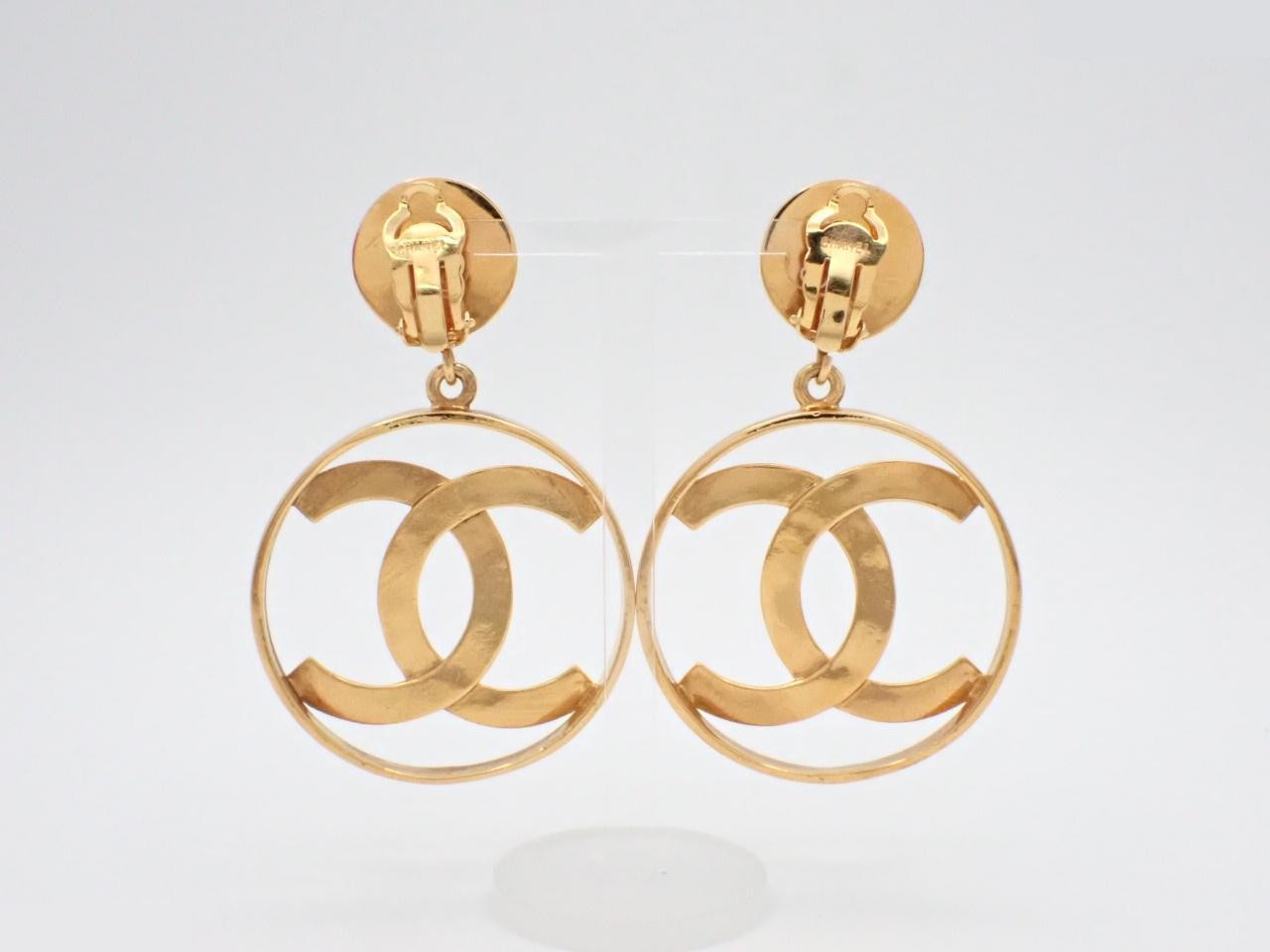 Vintage Classic (Precious Metal) Earrings — view 2