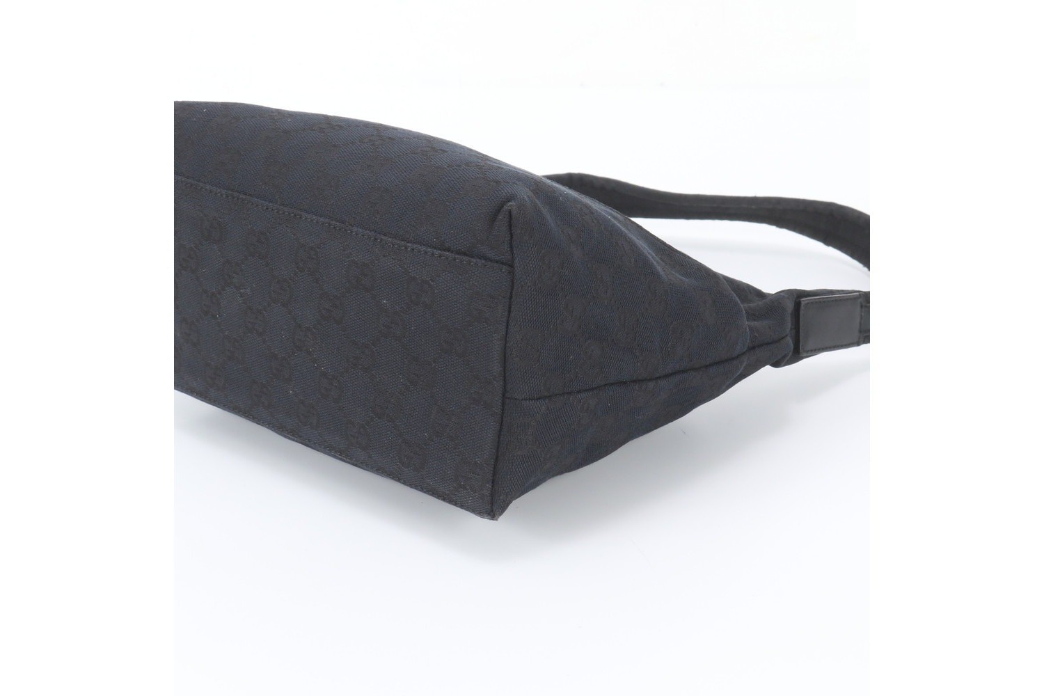 GG Canvas 001 3386 Leather One-Shoulder Bag — view 4