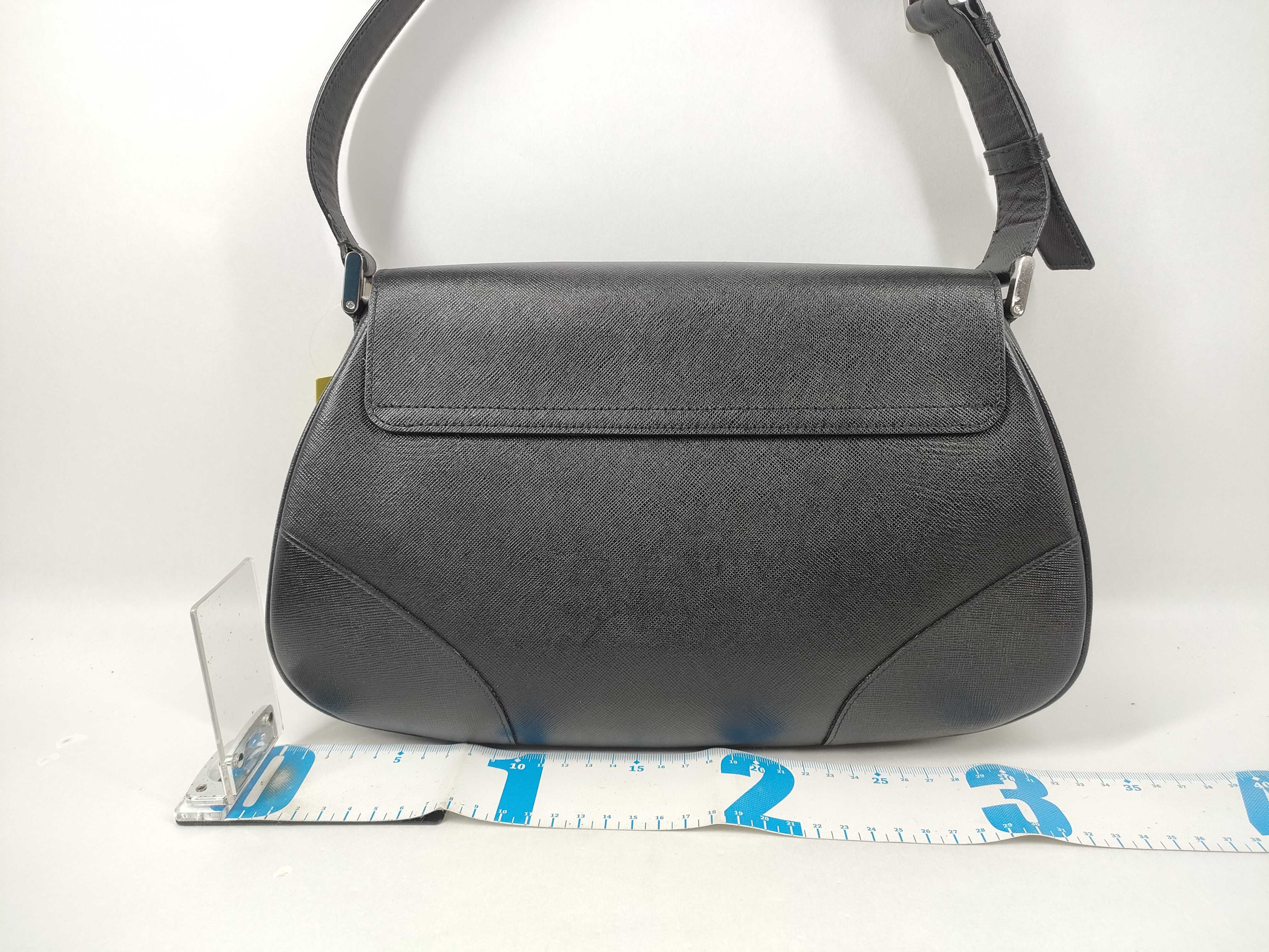 One shoulder bag *Shoulder bag with protective seal — view 2