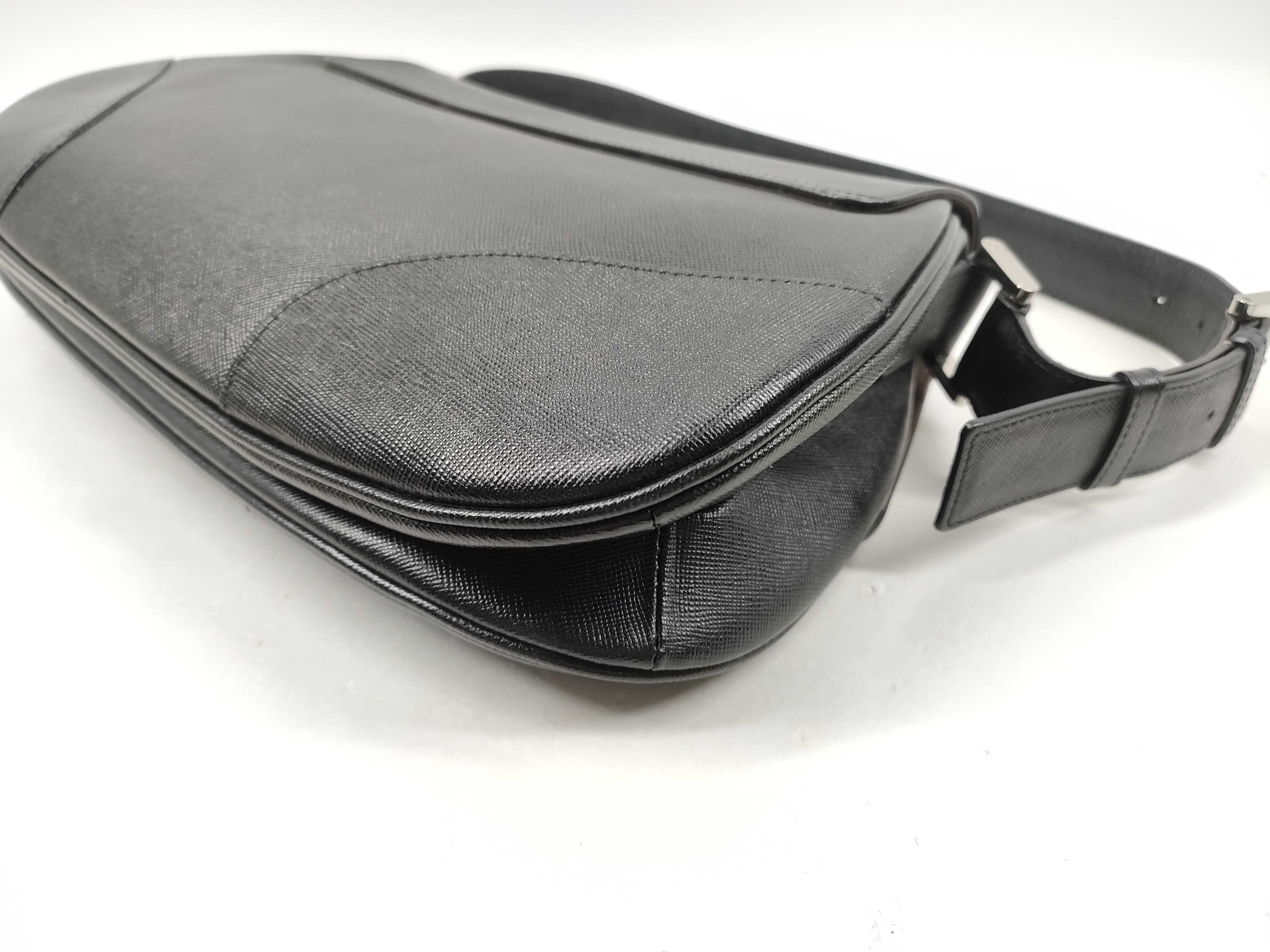 One shoulder bag *Shoulder bag with protective seal — view 6