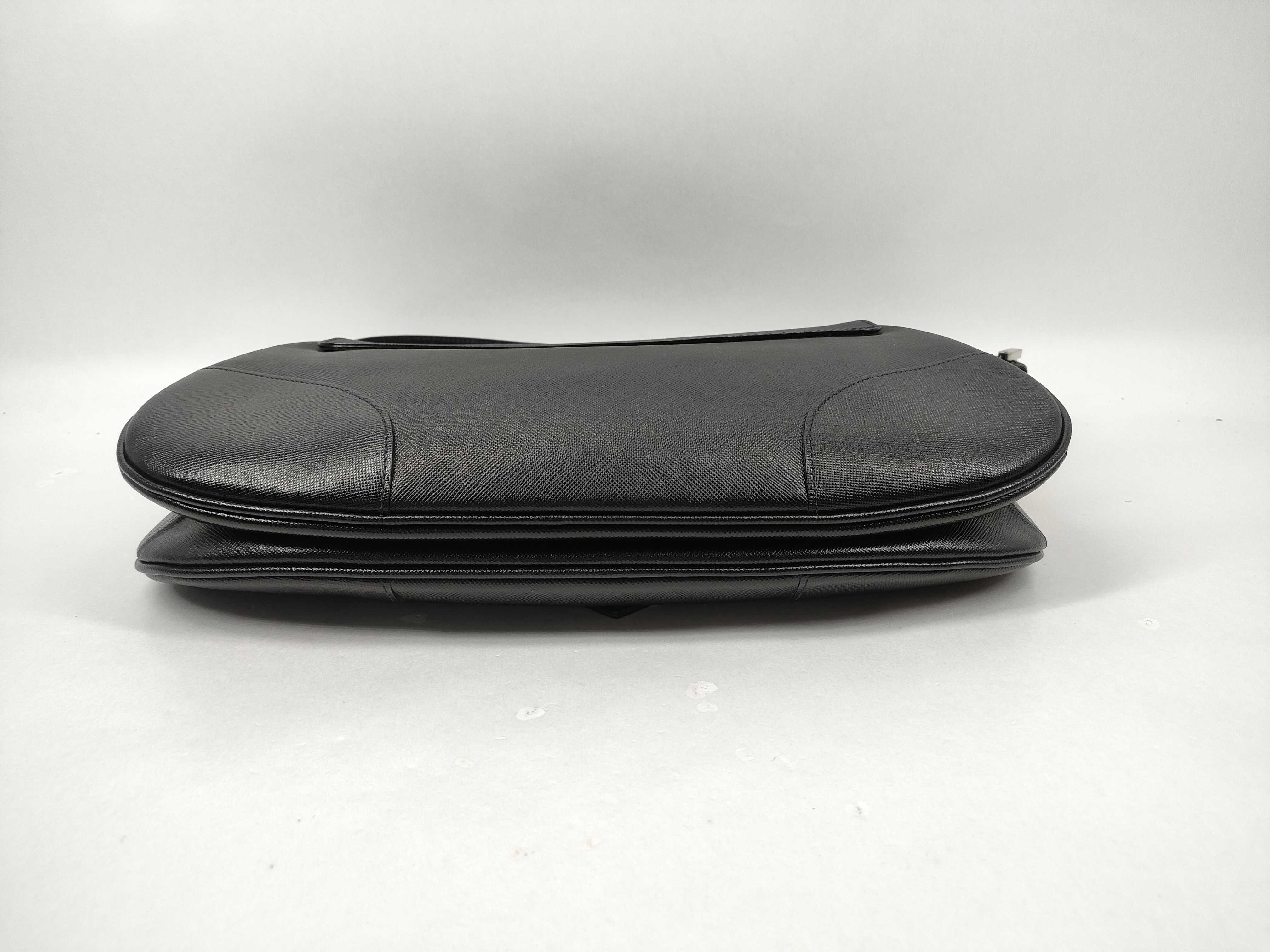 One shoulder bag *Shoulder bag with protective seal — view 7