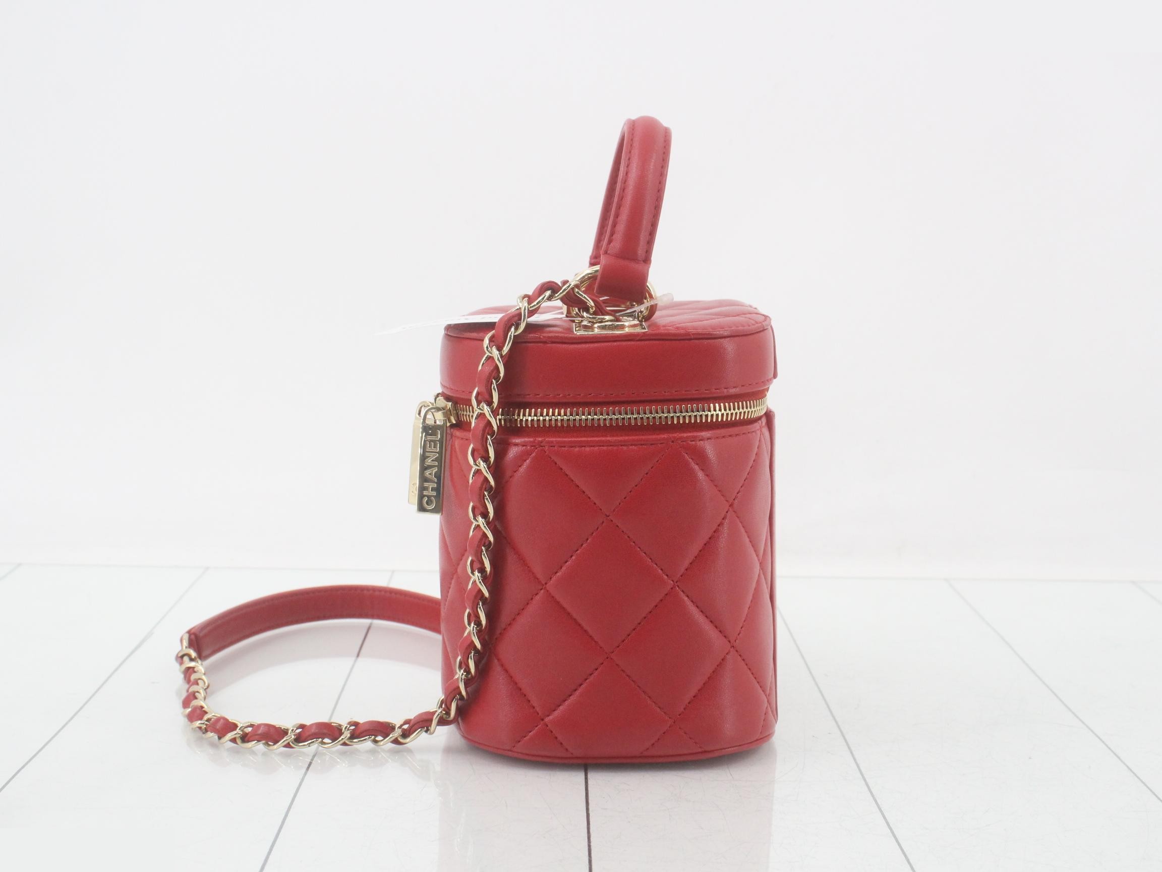 Matelassé Shoulder Bag — view 3