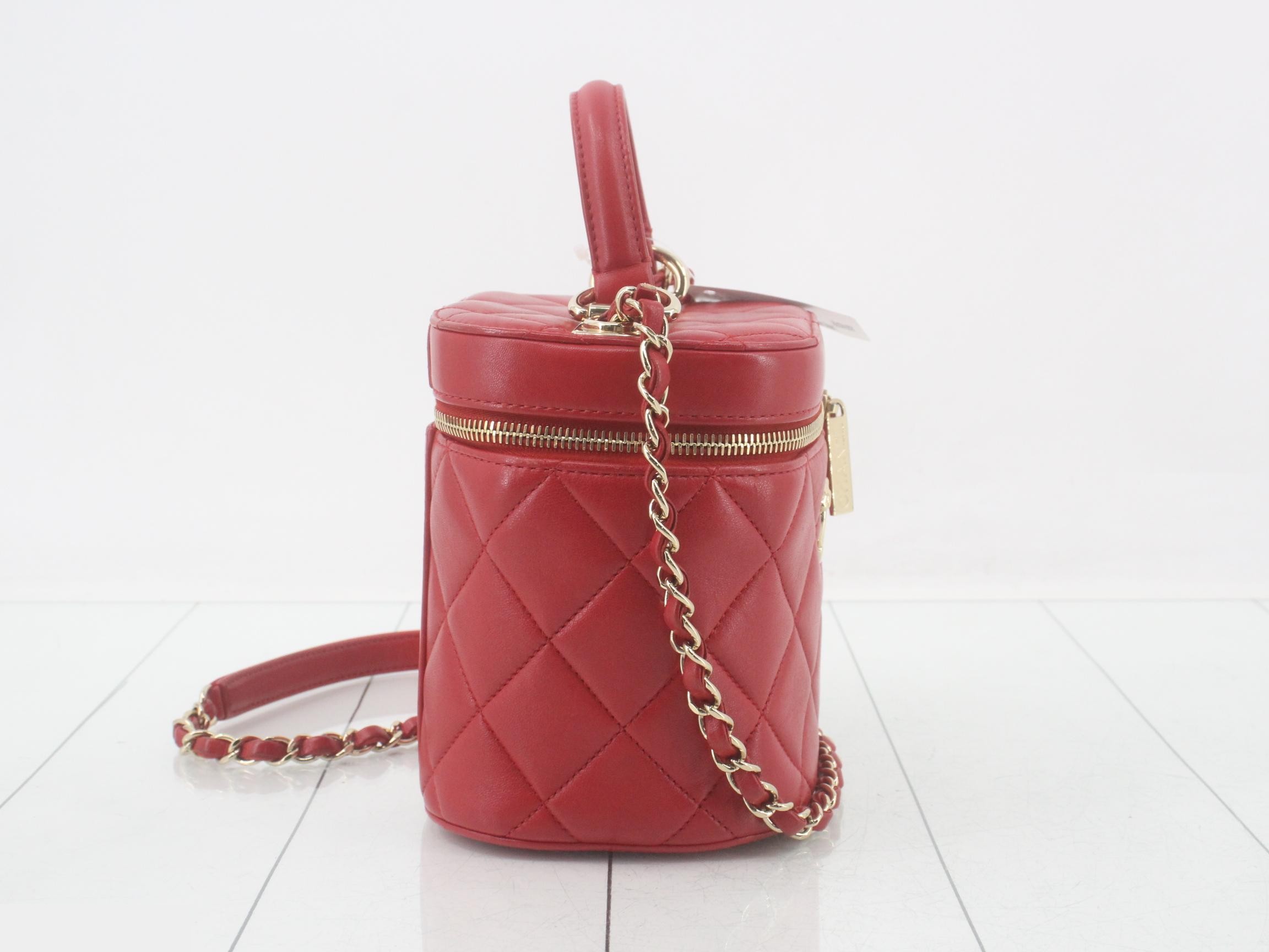 Matelassé Shoulder Bag — view 4
