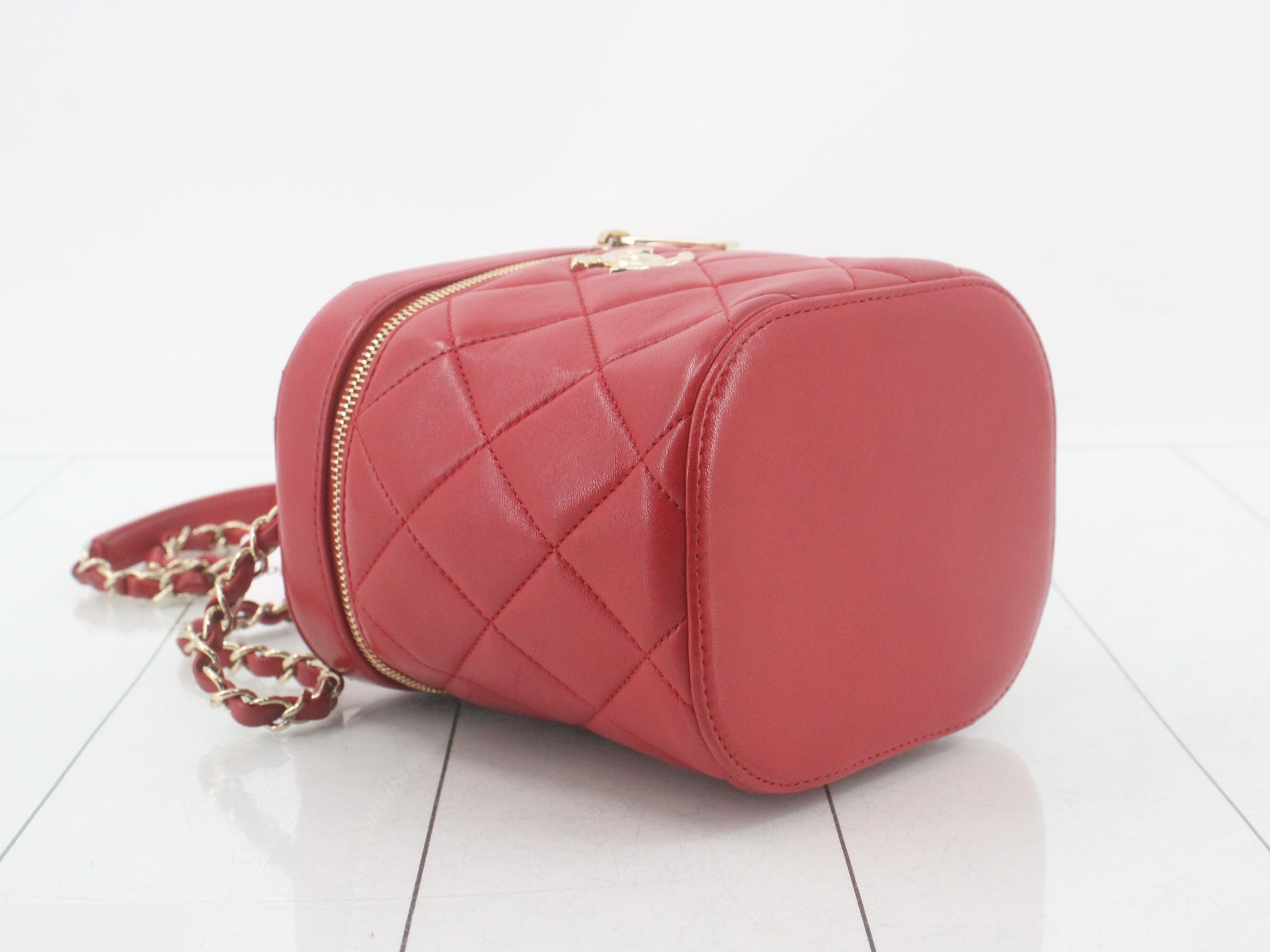 Matelassé Shoulder Bag — view 5
