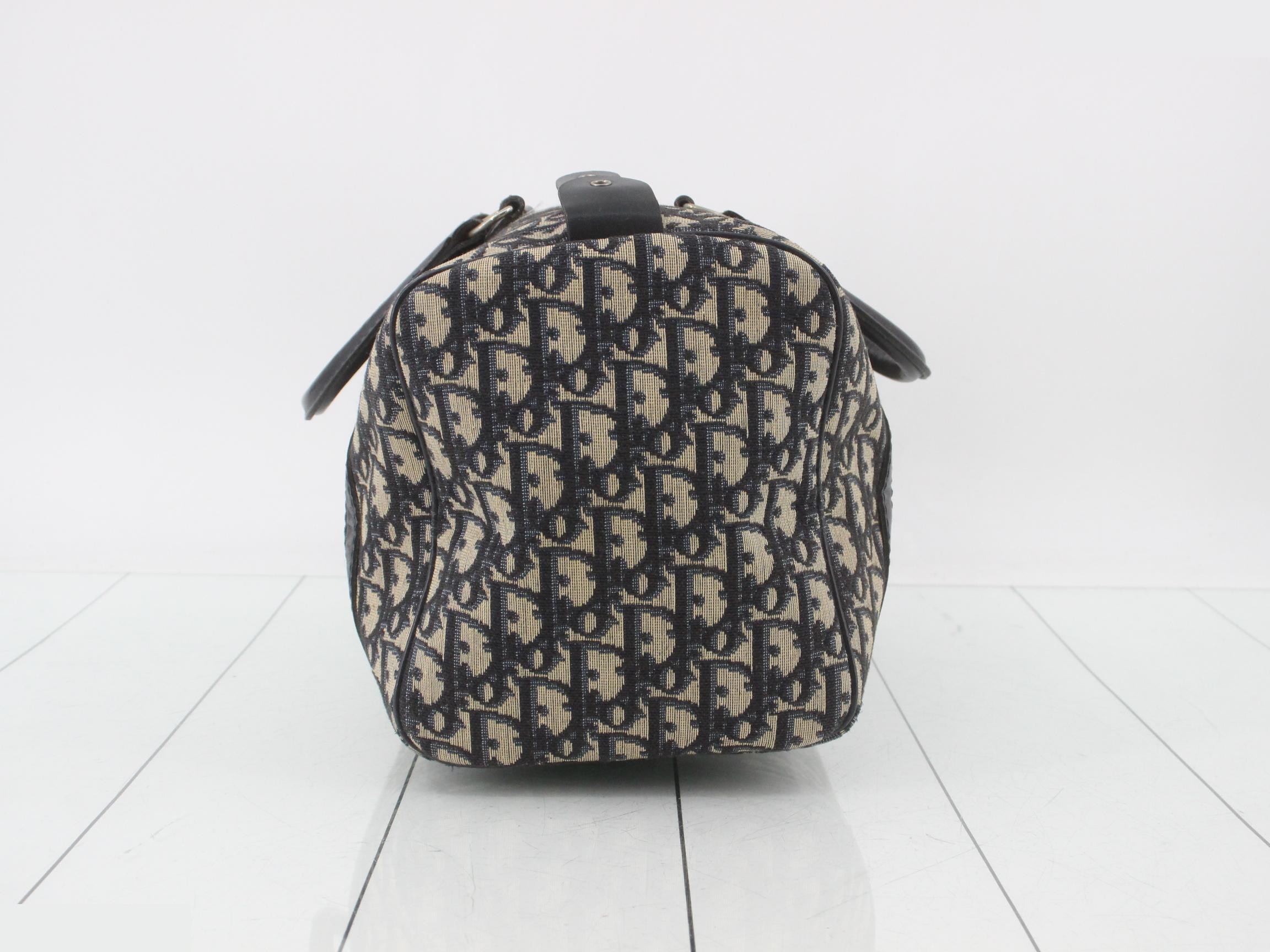 Trotter Boston Bag, Navy, W: 30 x H: 20 x D: 15 — view 3