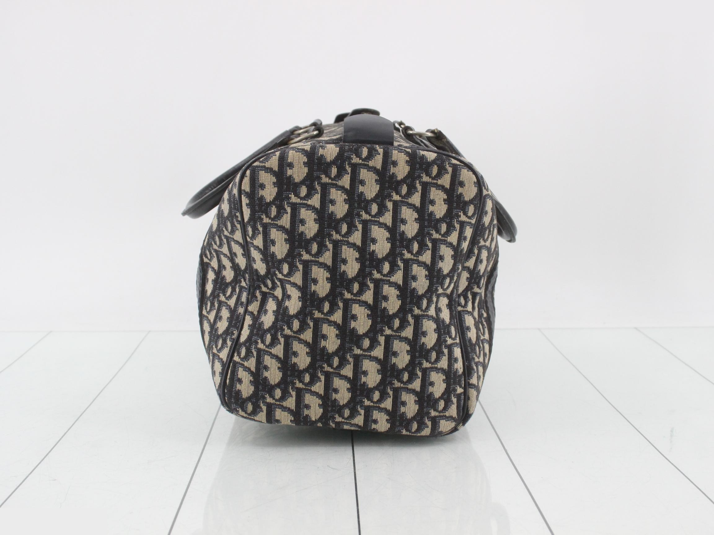 Trotter Boston Bag, Navy, W: 30 x H: 20 x D: 15 — view 4