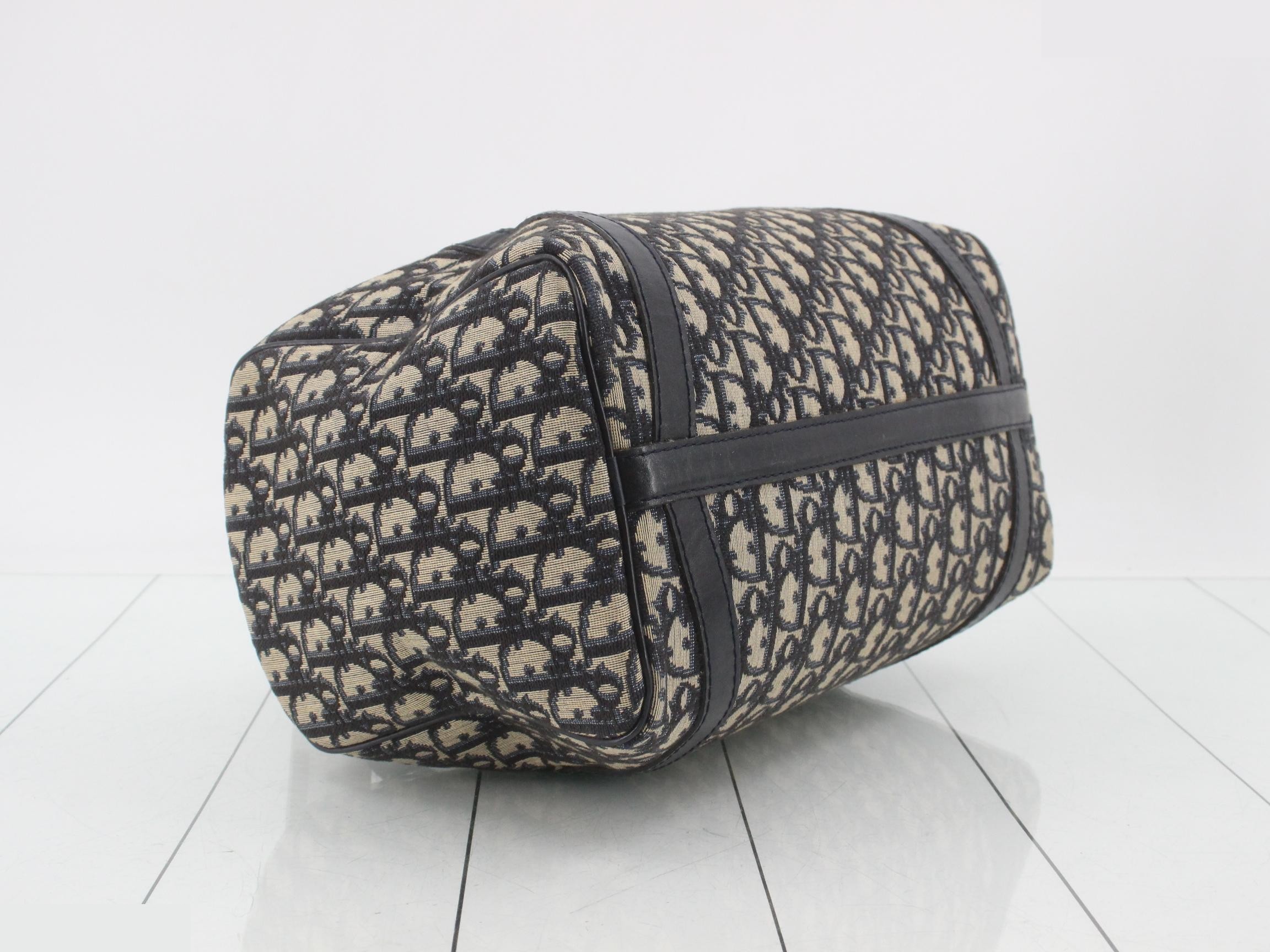 Trotter Boston Bag, Navy, W: 30 x H: 20 x D: 15 — view 5
