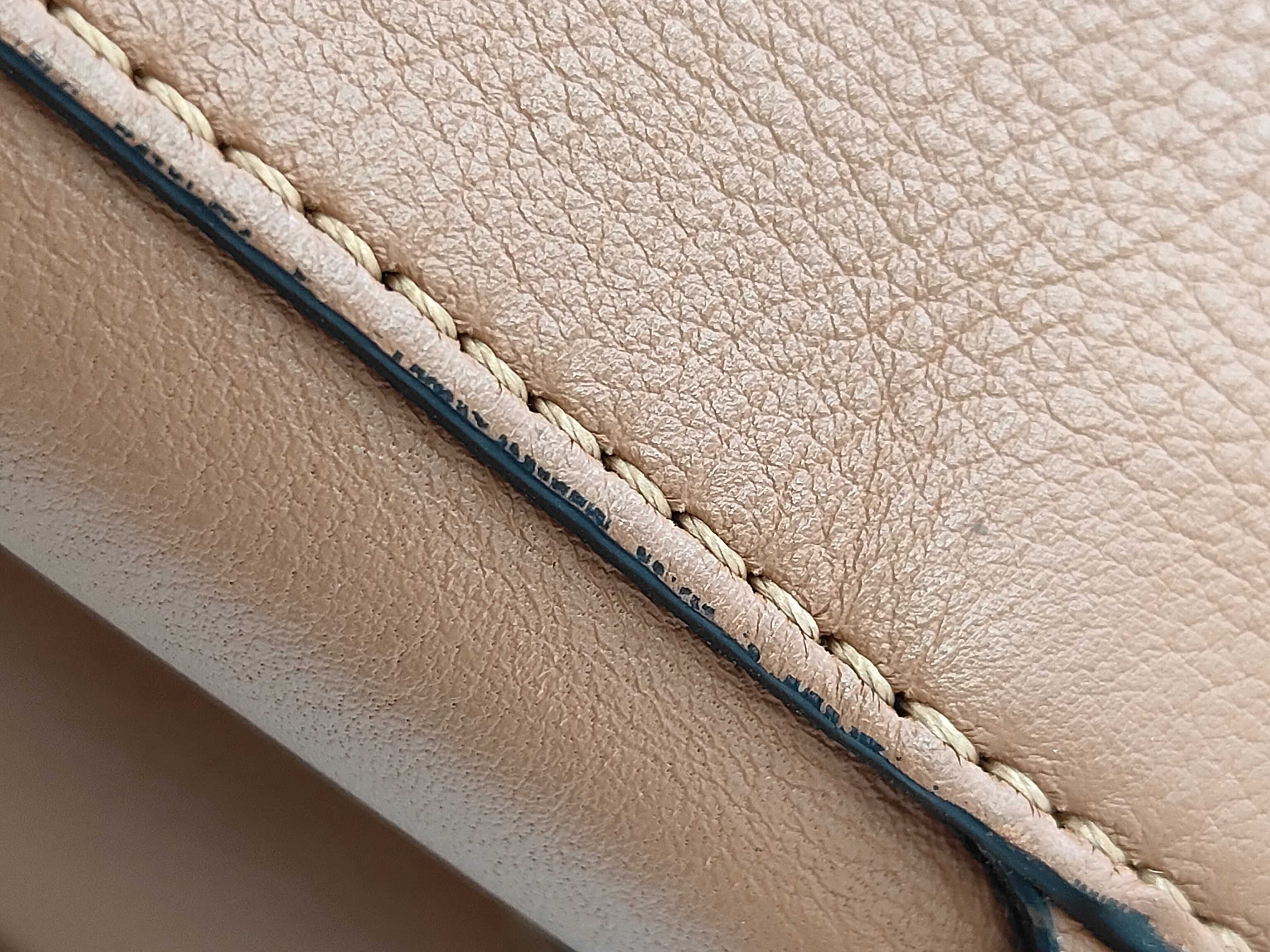 Puzzle Medium Handbag with Detachable Shoulder Strap and Zipper Closure. Suitable for hand, shoulder, or crossbody use. — view 12