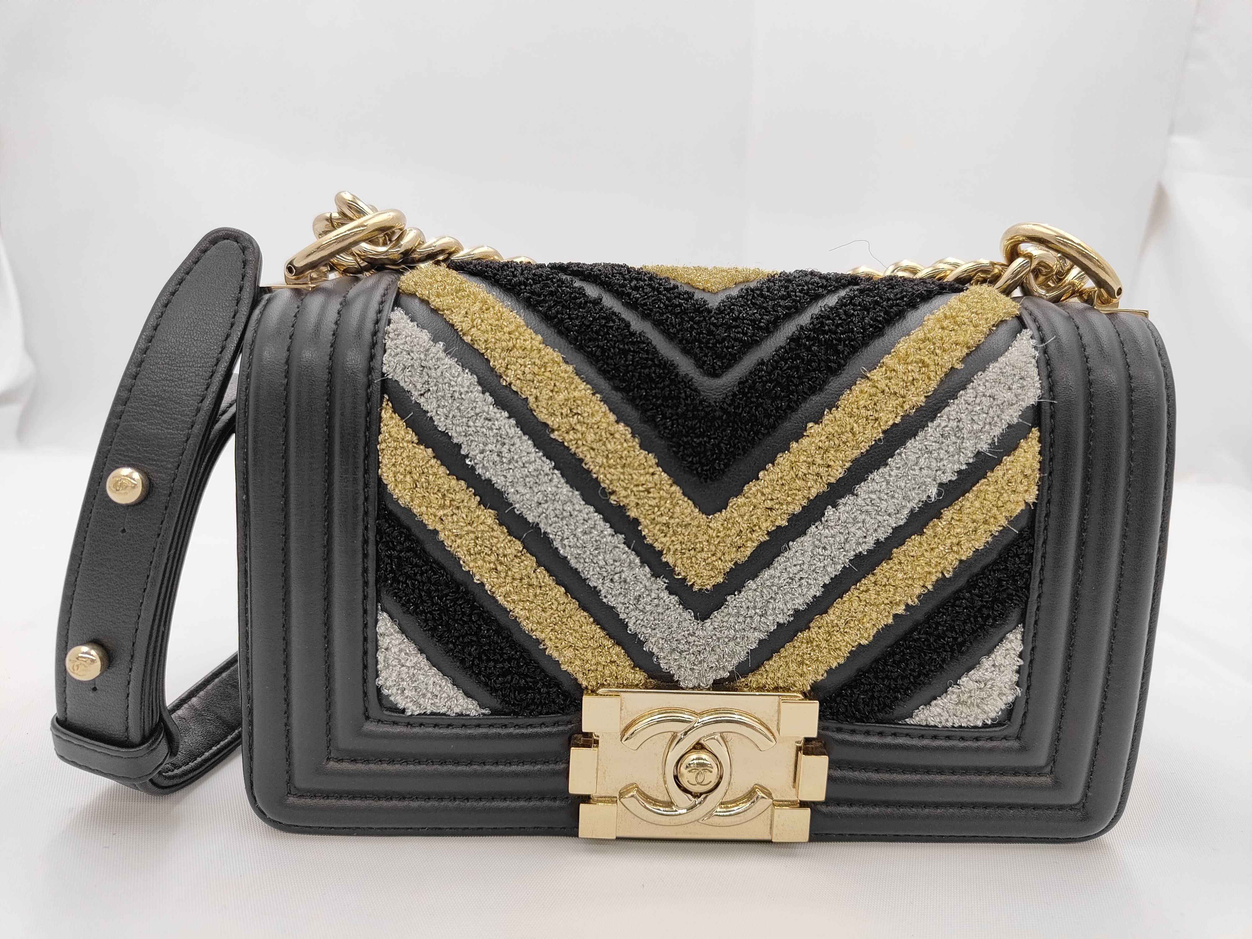 Boy Chanel V-stitch Lambskin Shoulder Bag