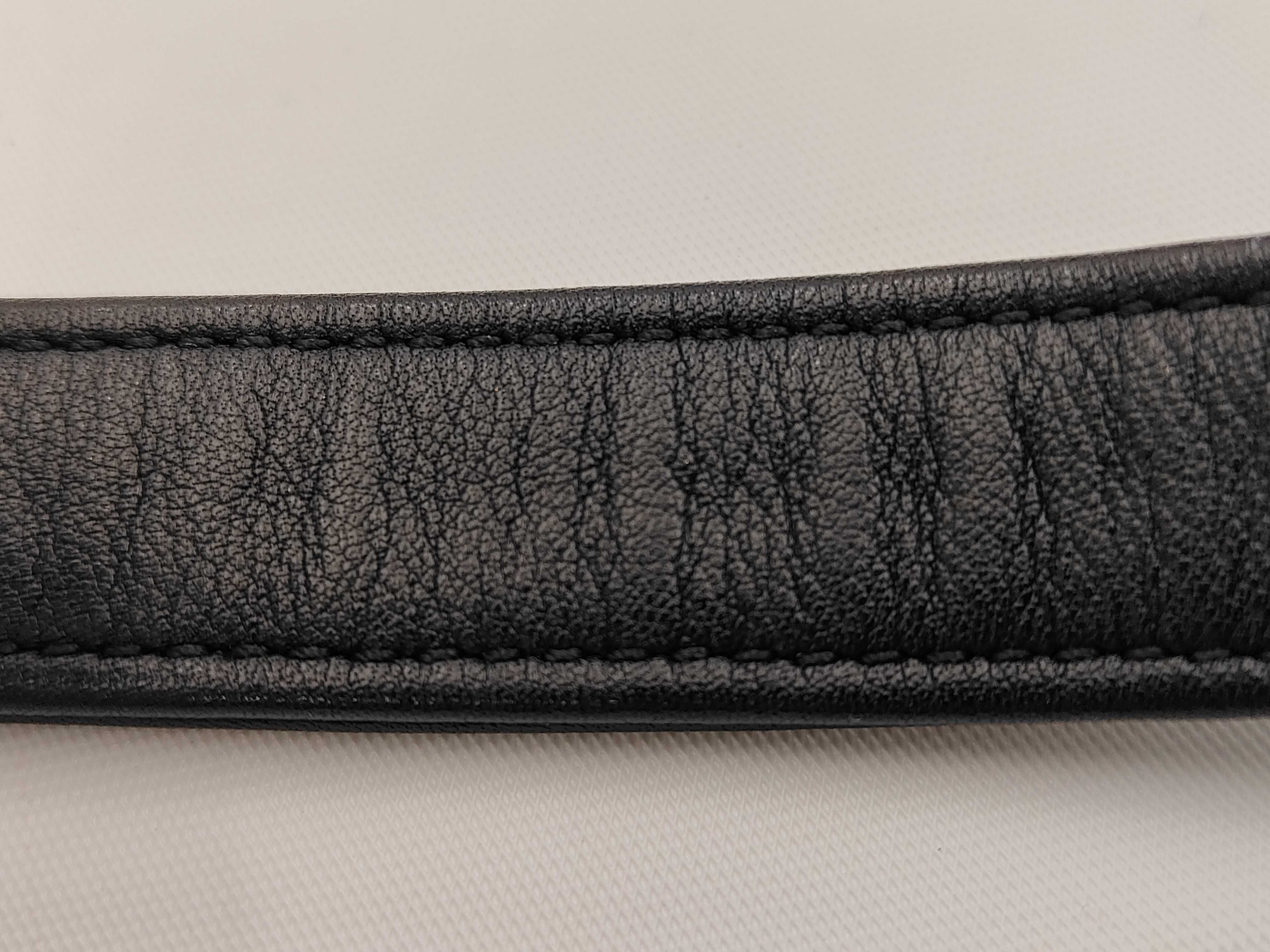 Boy Chanel V-stitch Lambskin Shoulder Bag — view 4