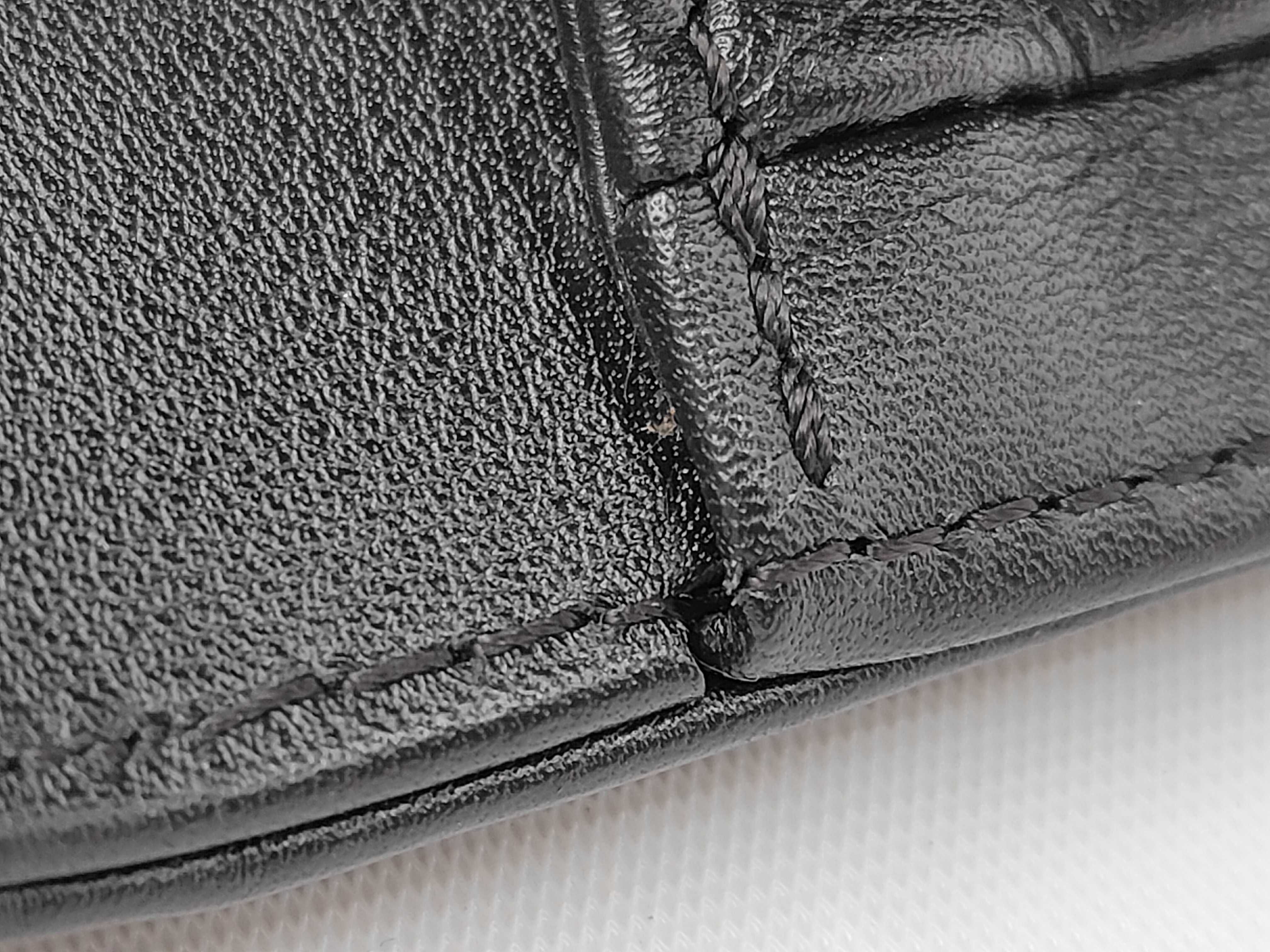 Boy Chanel V-stitch Lambskin Shoulder Bag — view 8