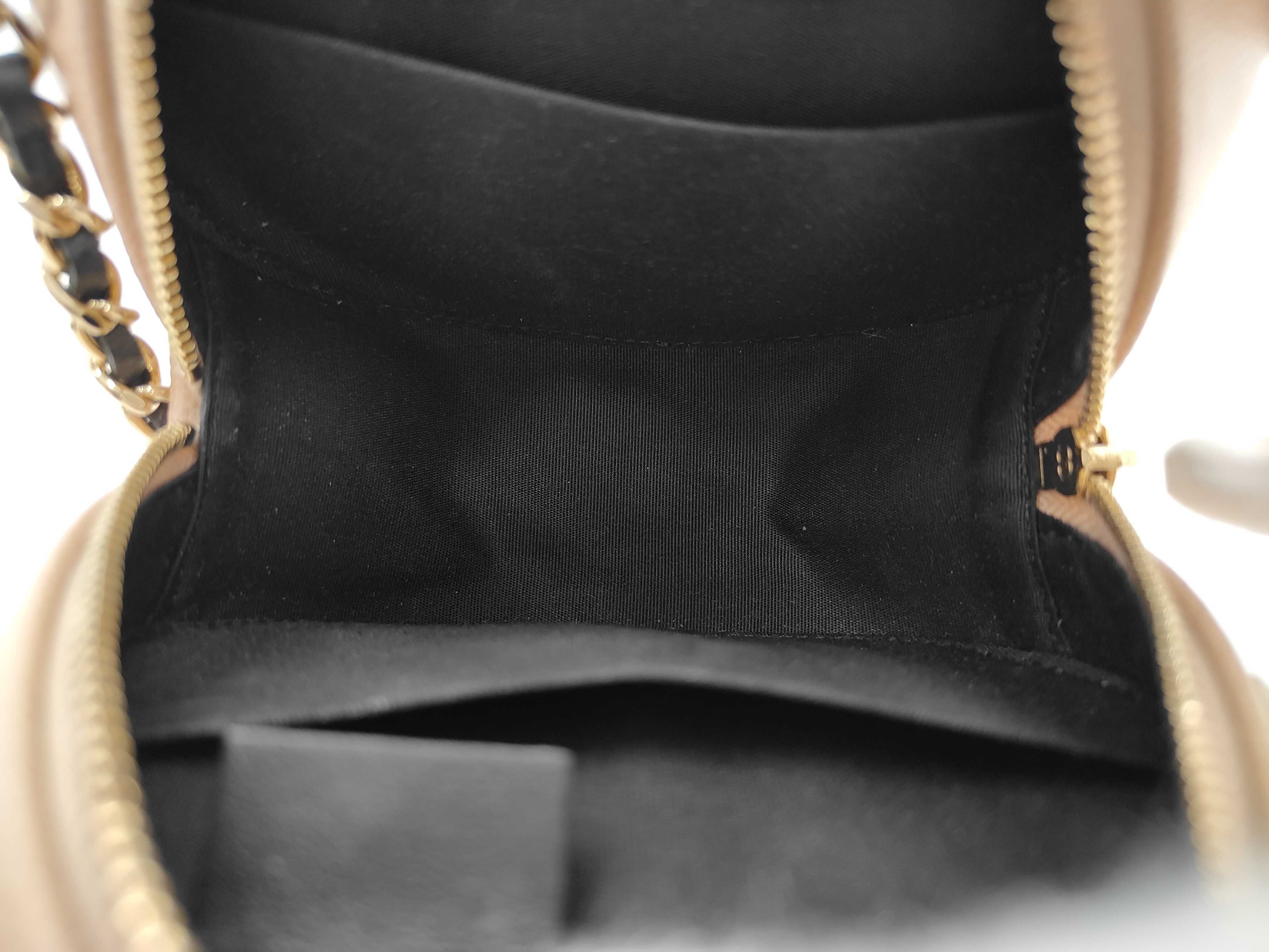 CC Figry Caviar Skin Round Chain Shoulder Bag — view 8