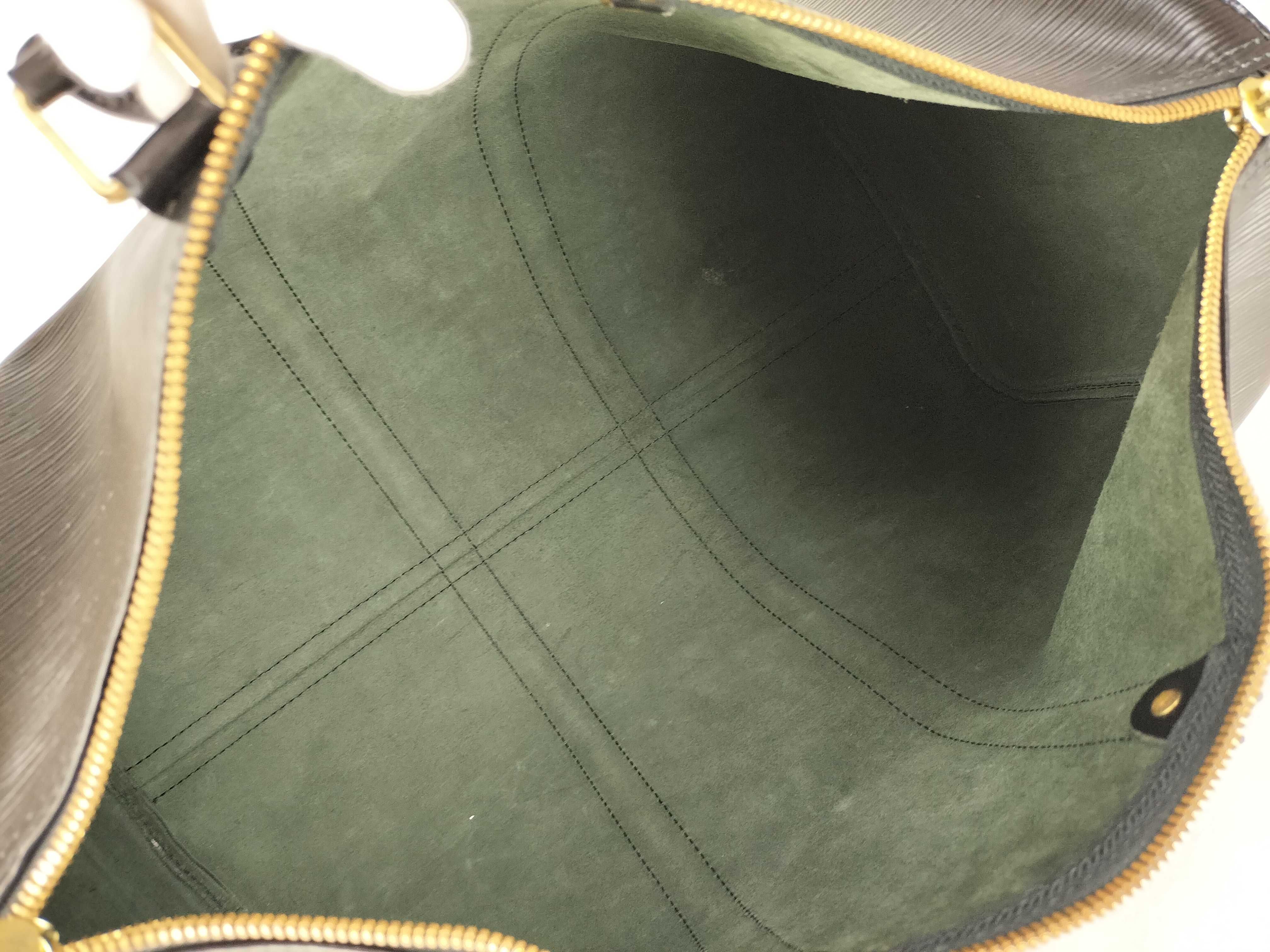 Epi Keepall 45 Noir VI1924 Boston Bag — view 11