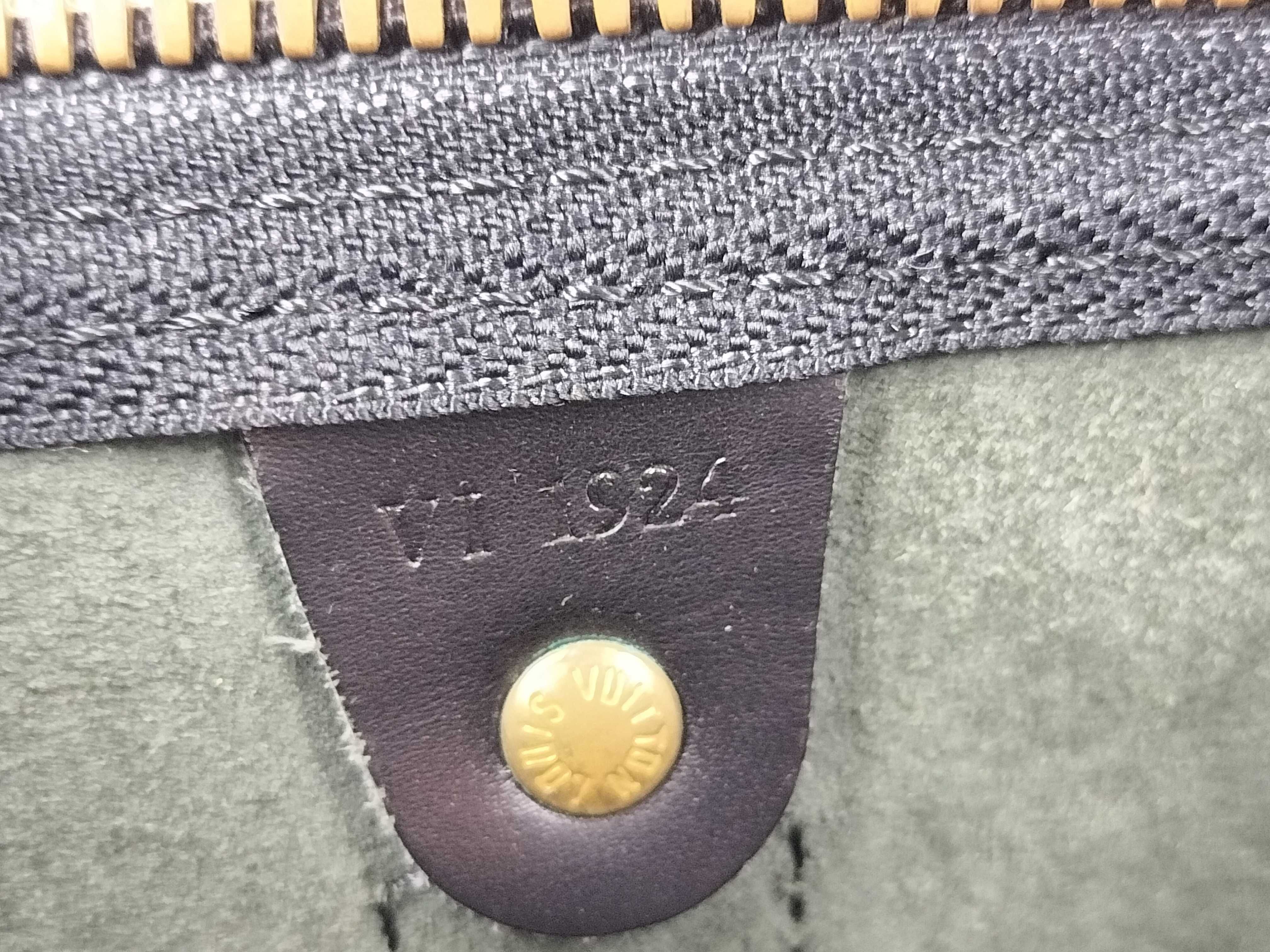 Epi Keepall 45 Noir VI1924 Boston Bag — view 13