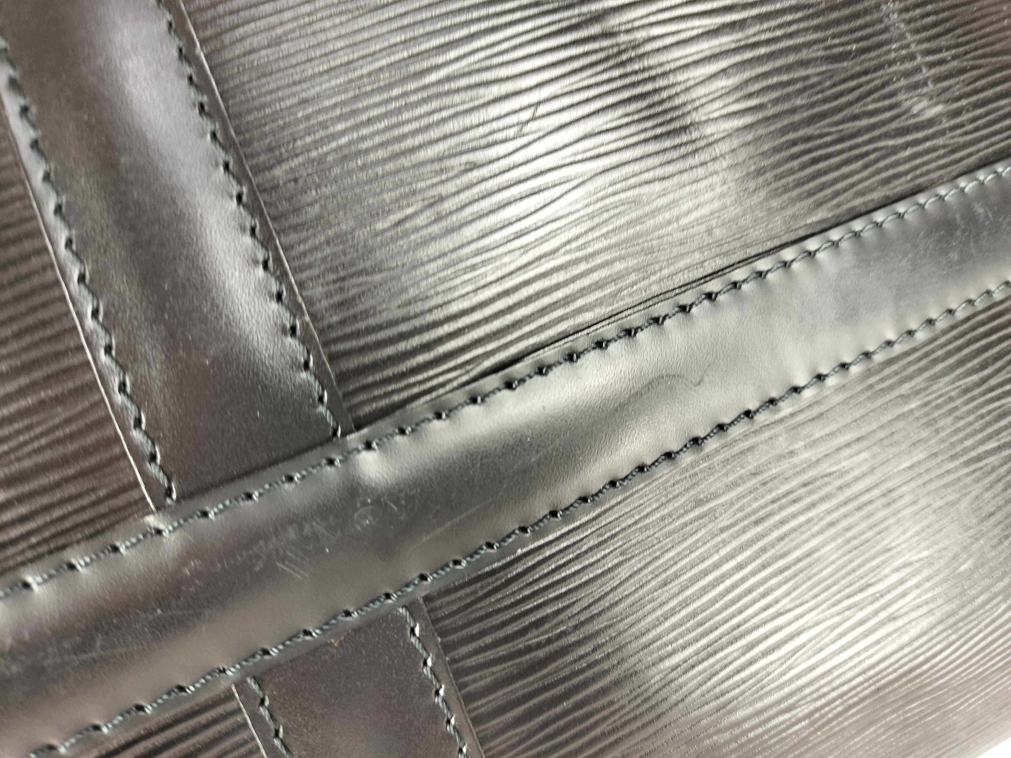 Epi Keepall 45 Noir VI1924 Boston Bag — view 14