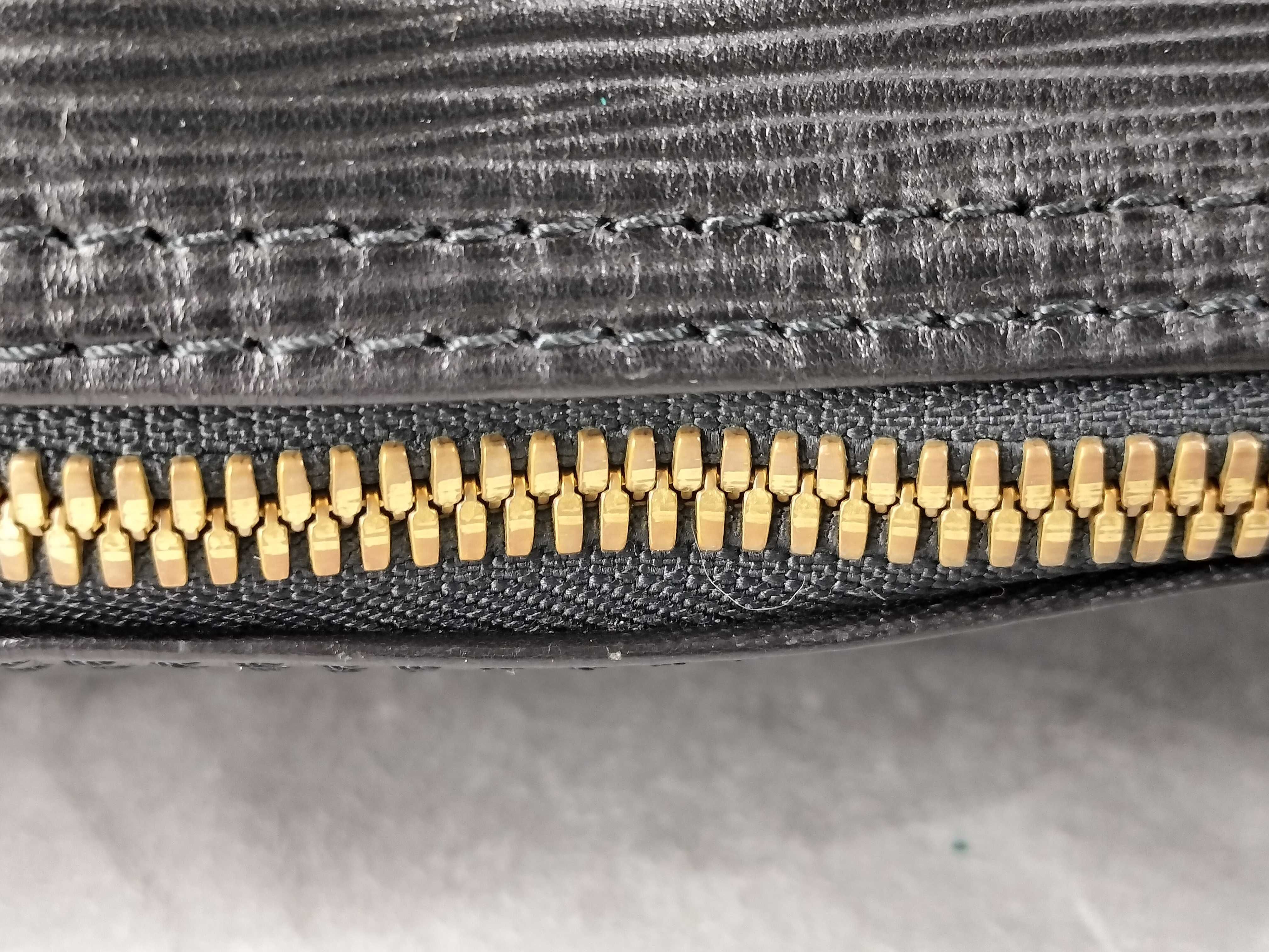 Epi Keepall 45 Noir VI1924 Boston Bag — view 7