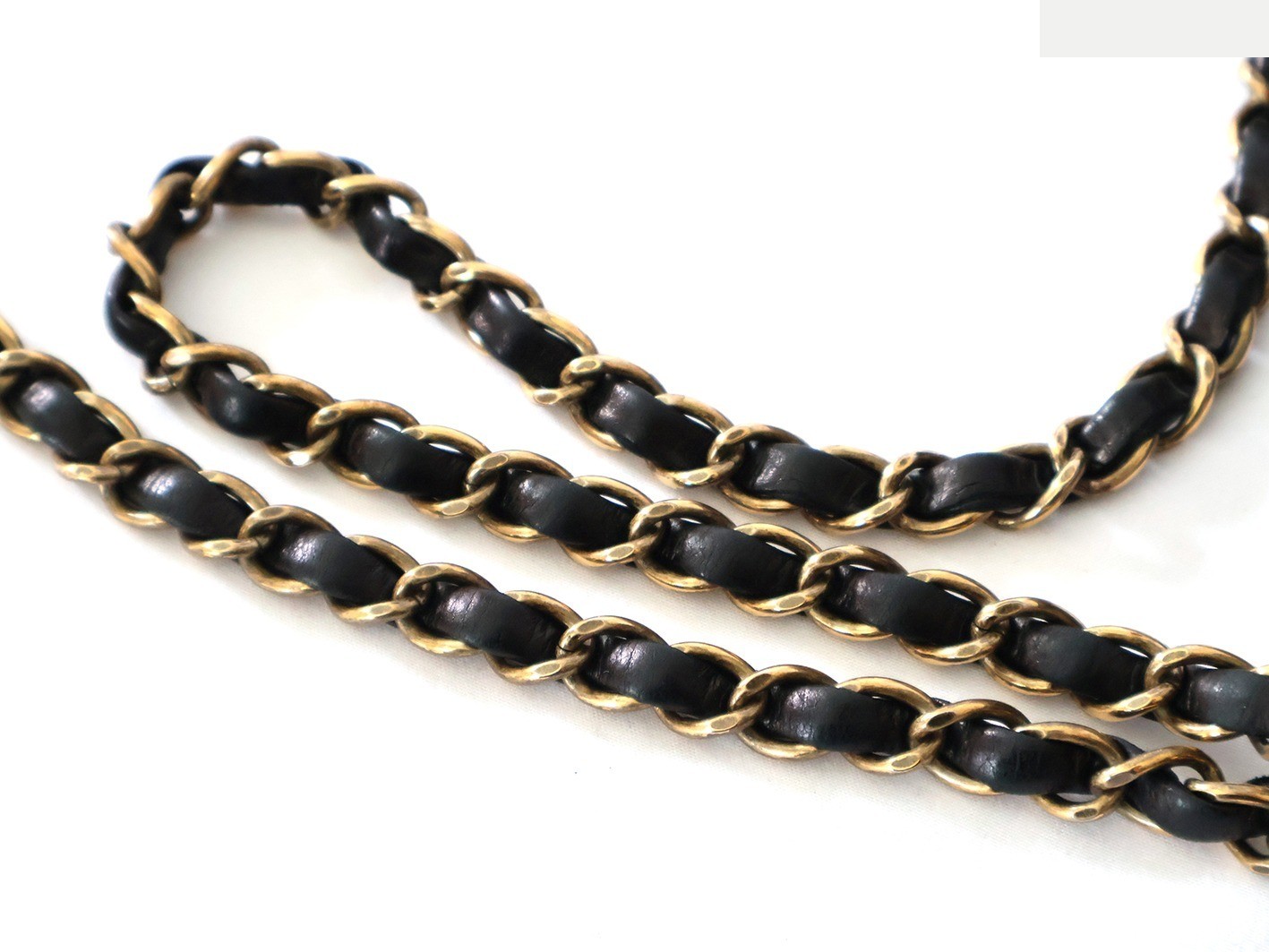 Matelassé Vintage Calf Double Chain Shoulder Bag, Black — view 8