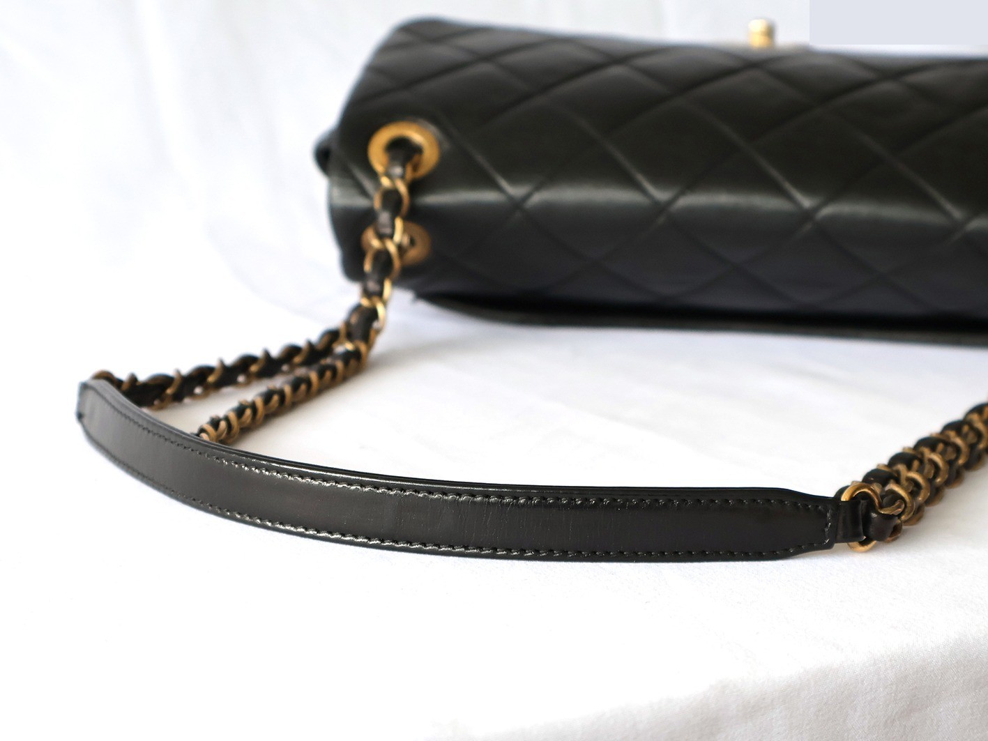 Matelassé Vintage Calf Double Chain Shoulder Bag, Black — view 9