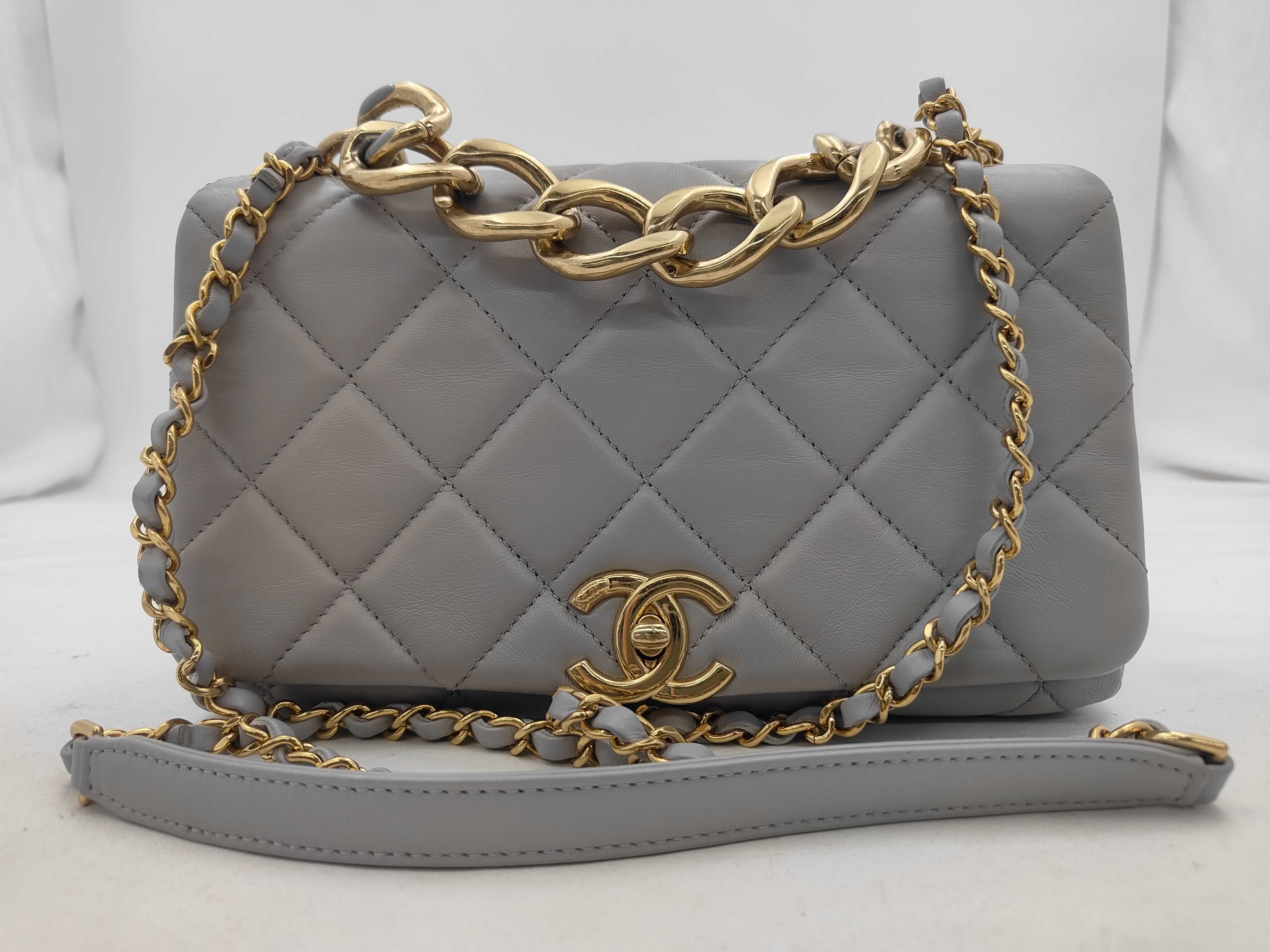 Matelassé Chain Shoulder Bag, Lambskin, Grey