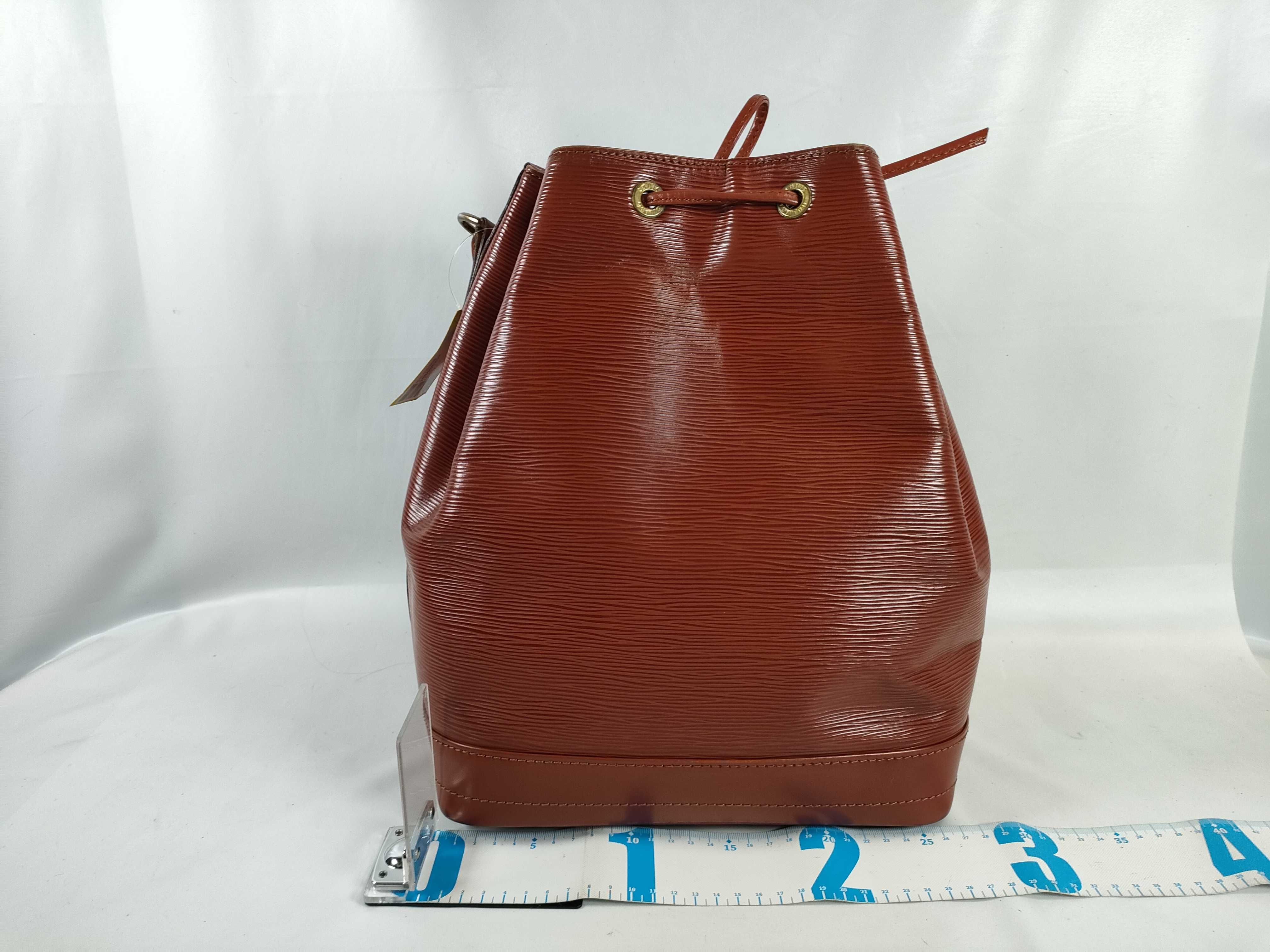 Epi Petit Noé Brown Shoulder Bag — view 2