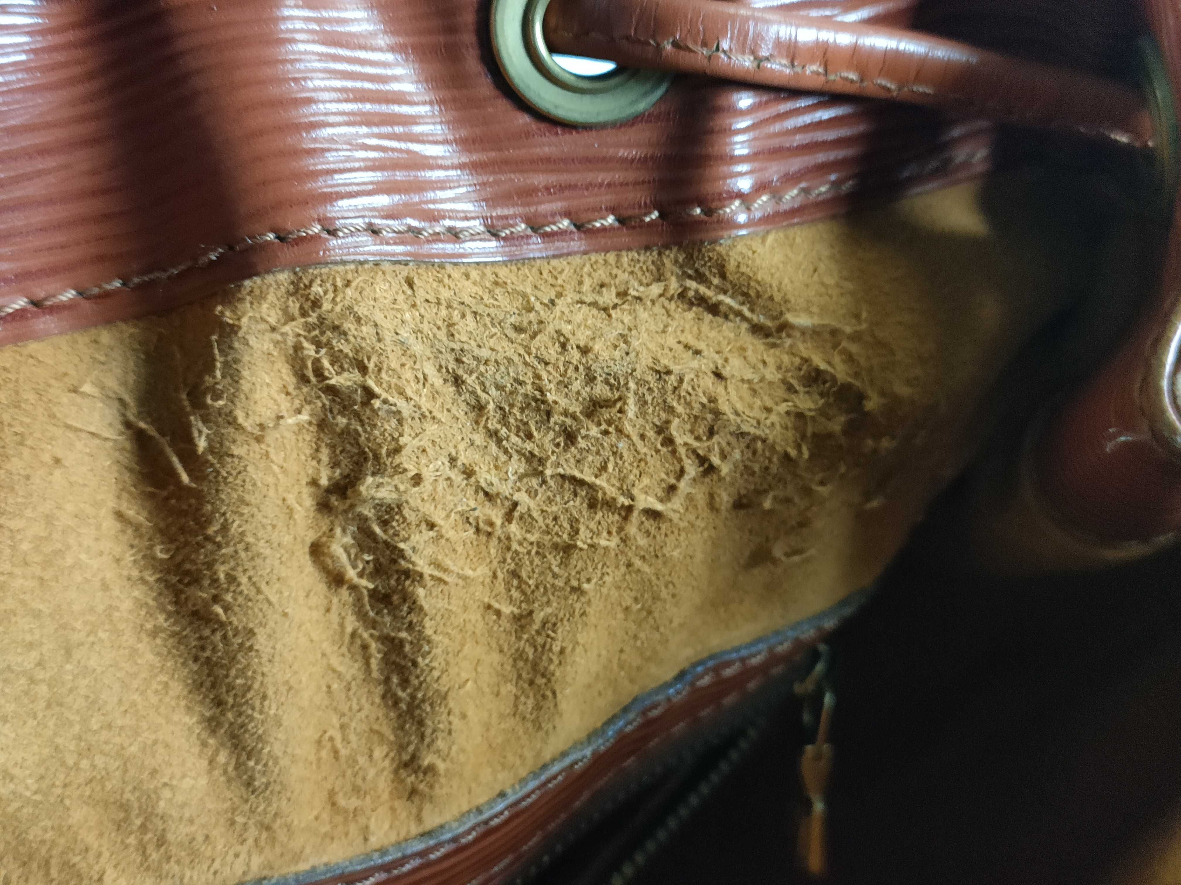 Epi Petit Noé Brown Shoulder Bag — view 13