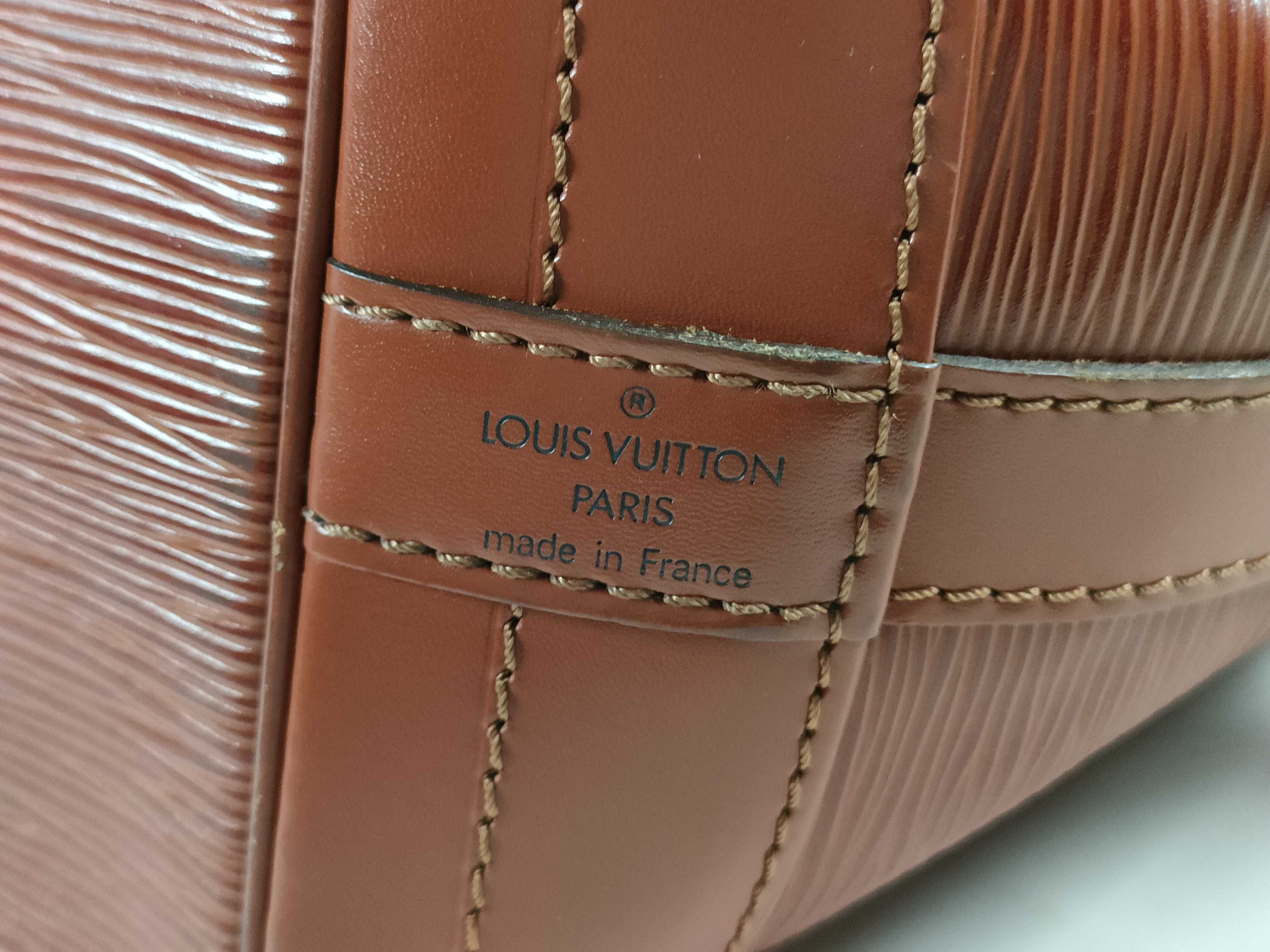 Epi Petit Noé Brown Shoulder Bag — view 14