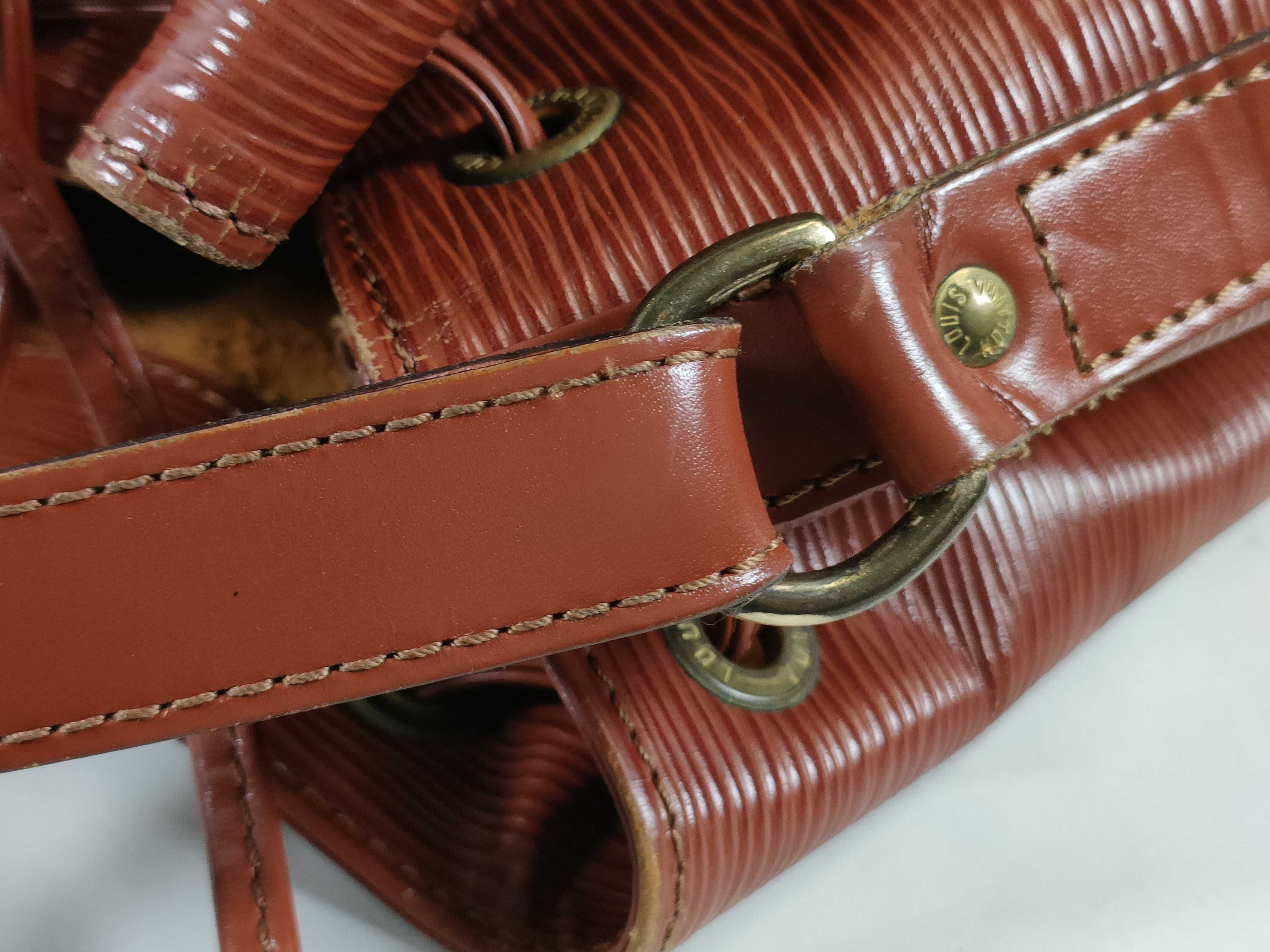 Epi Petit Noé Brown Shoulder Bag — view 5