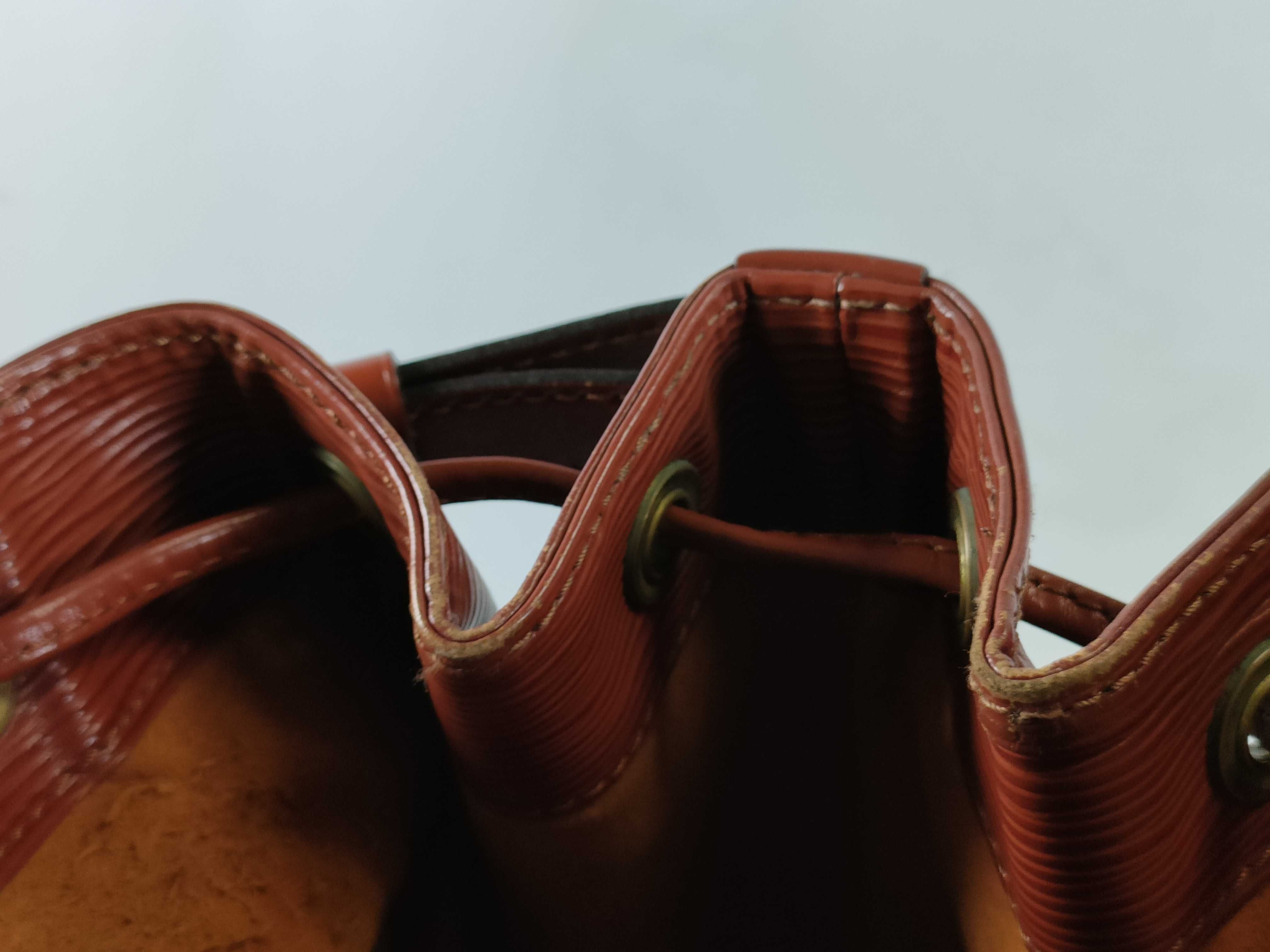Epi Petit Noé Brown Shoulder Bag — view 10