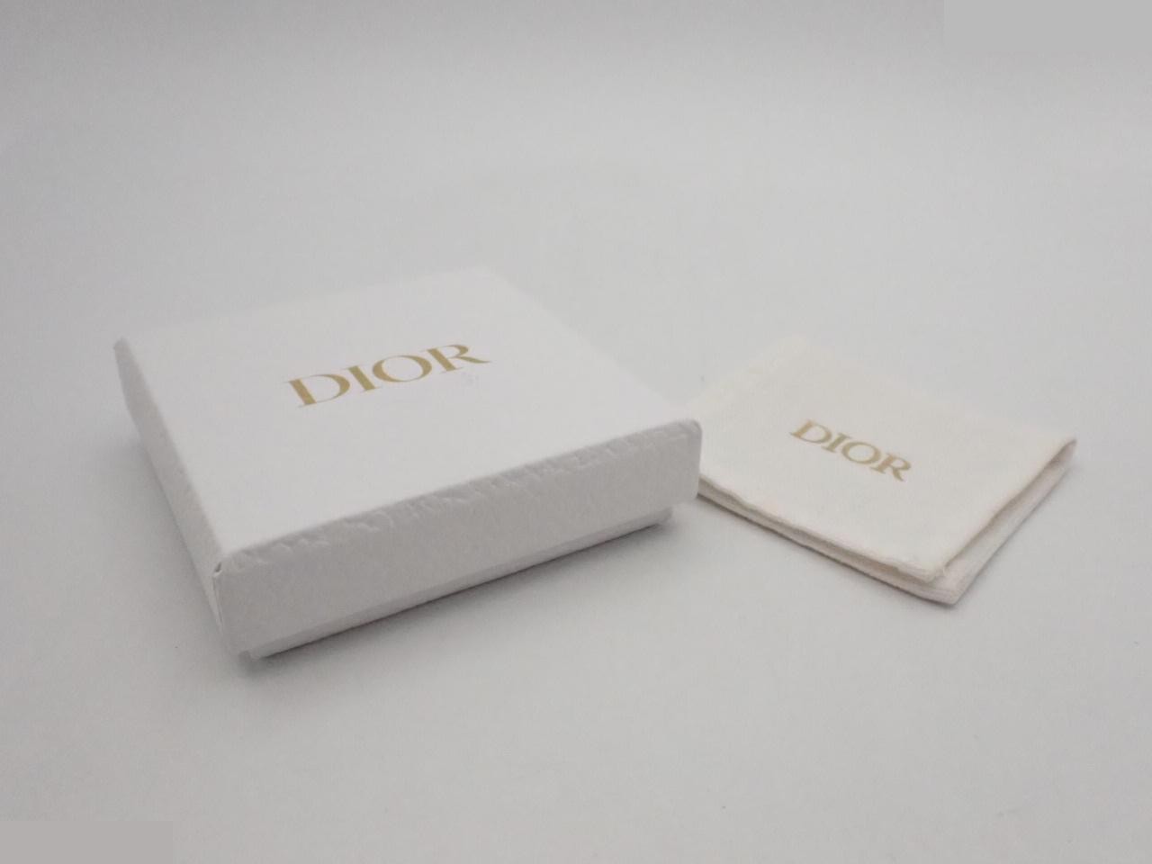 Gold earrings — view 4