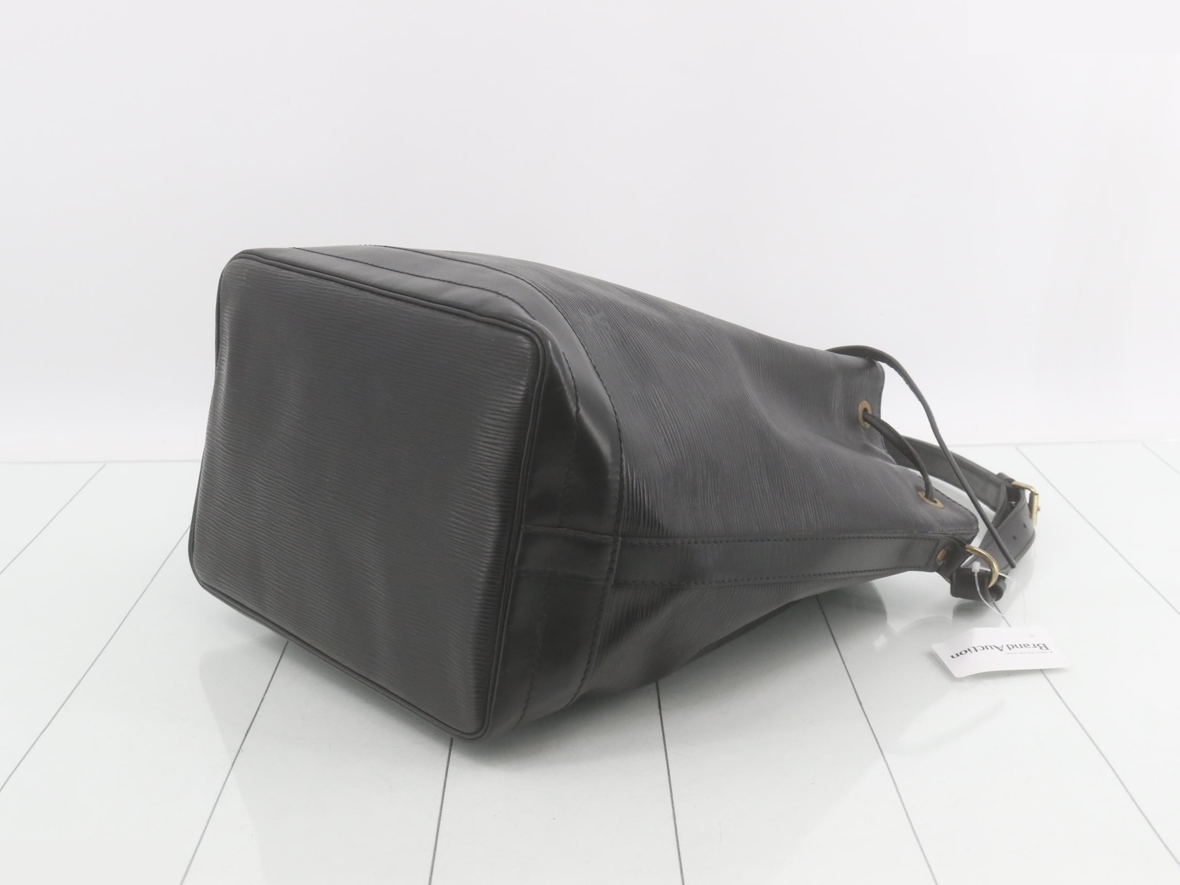 Shoulder bag Noe, black — view 6