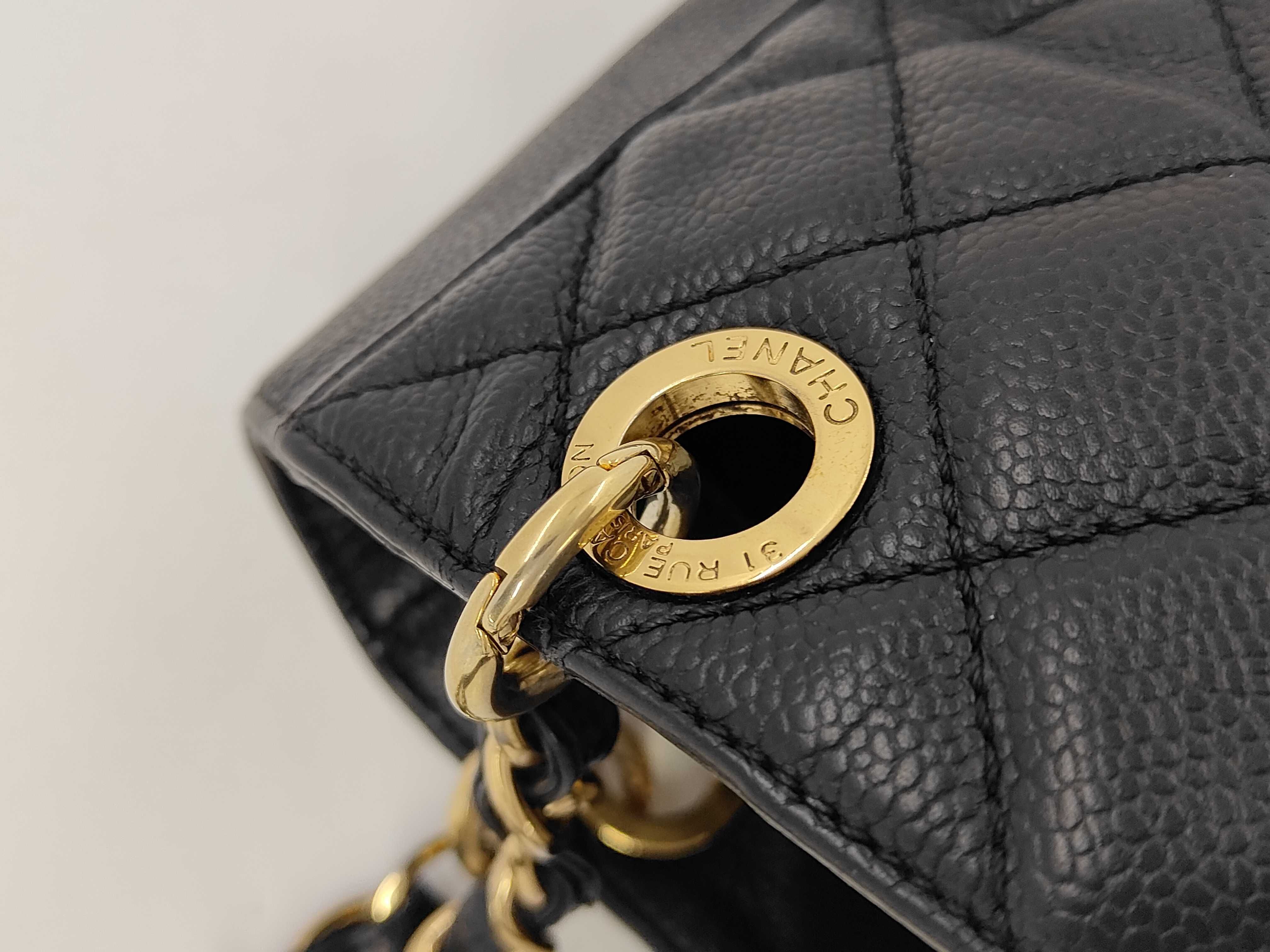 Matelassé Caviar Skin Chain Tote Bag (Black) — view 7