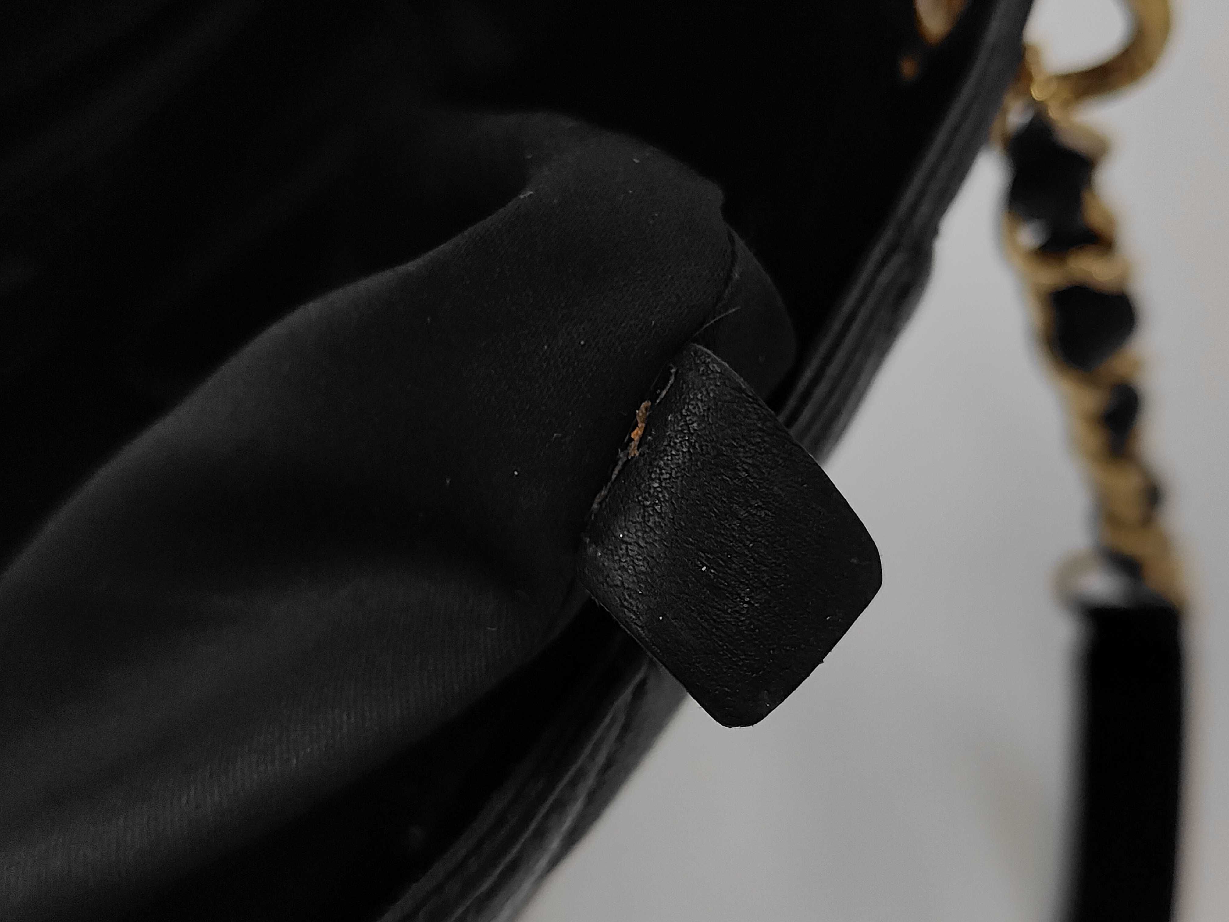 Matelassé Caviar Skin Chain Tote Bag (Black) — view 10