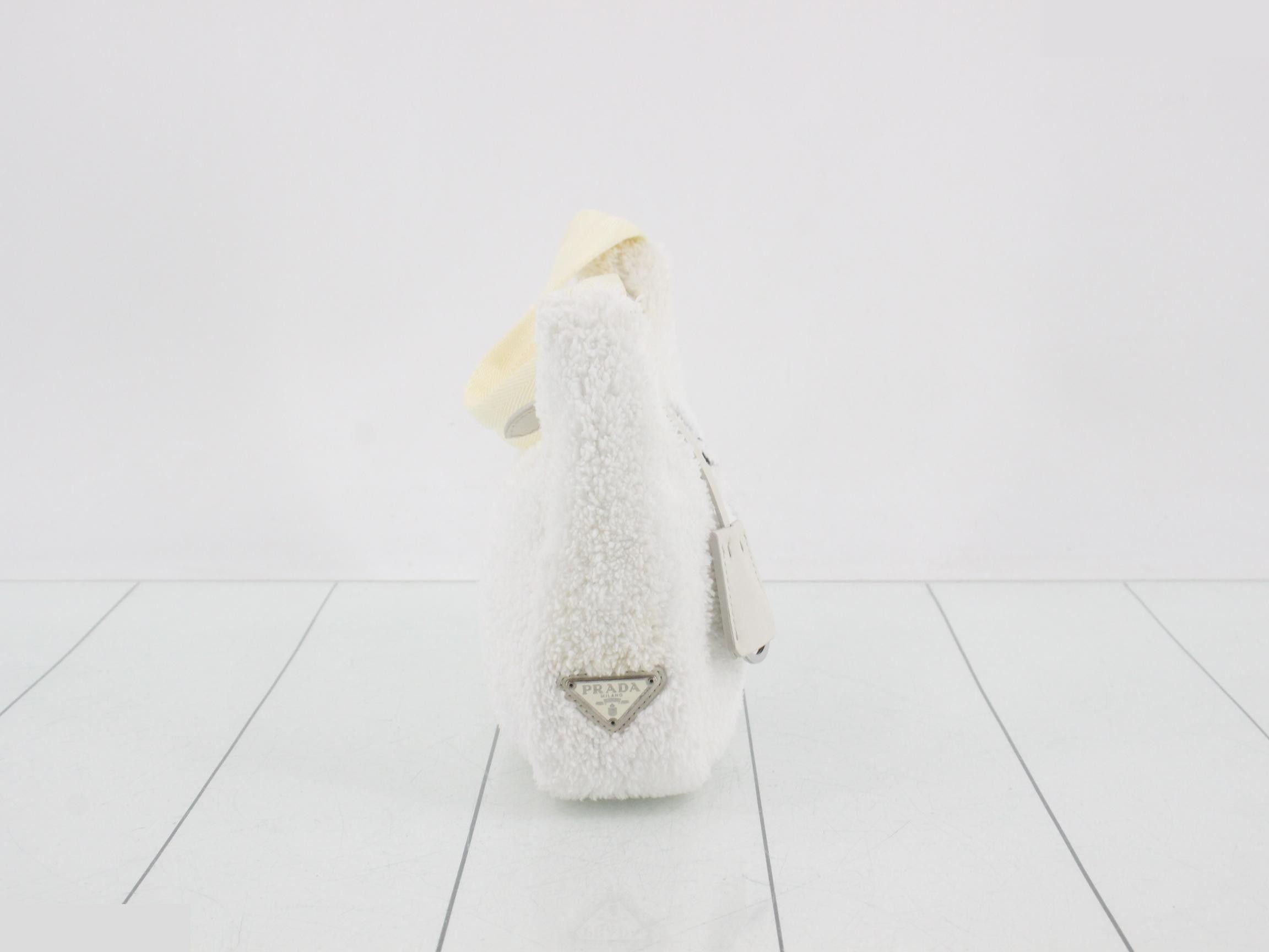 Re-Edition 2000 Pile Handbag, White — view 4