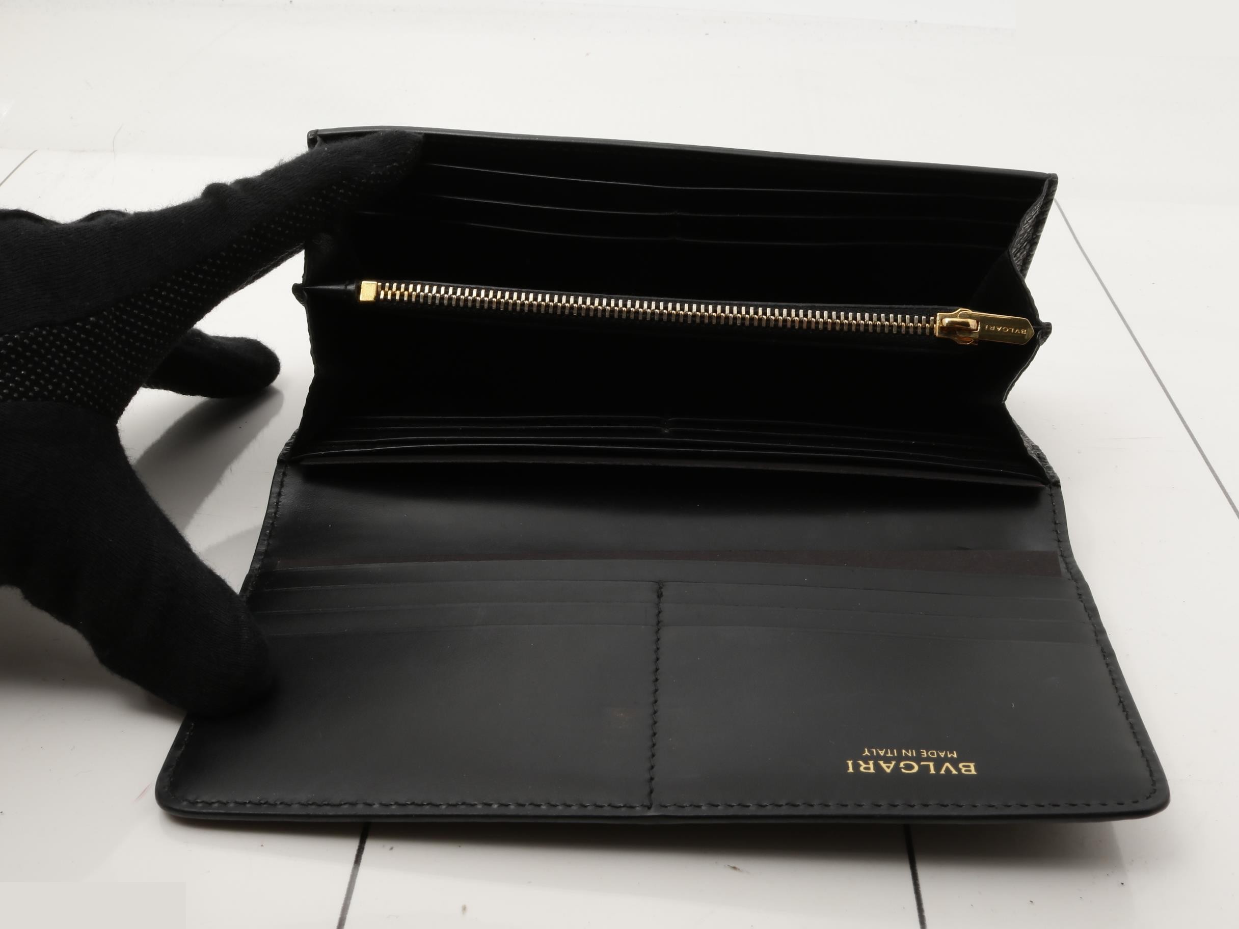wallet — view 4
