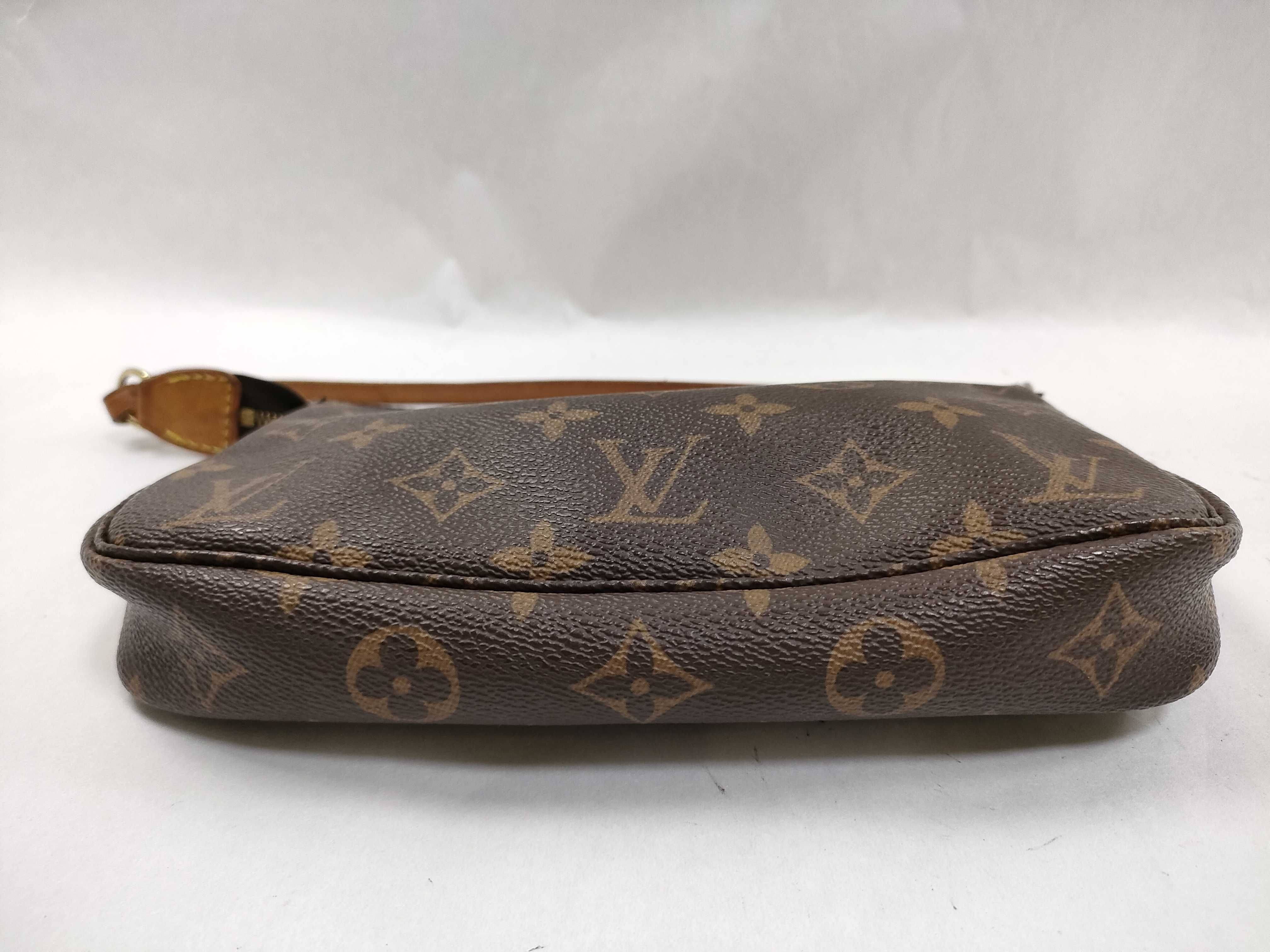Monogram Pochette Accessoires M51980 Pouch — view 9
