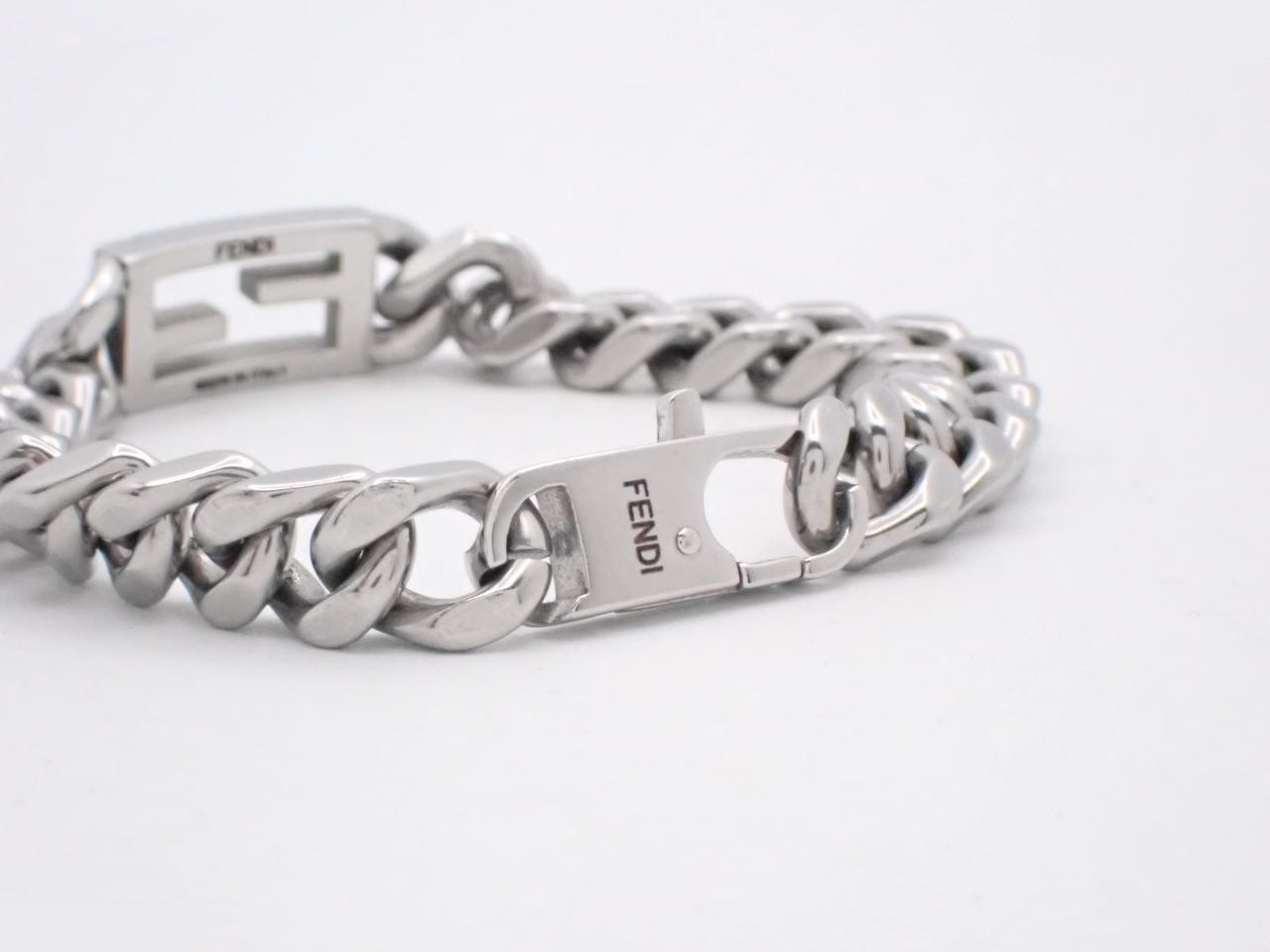 Other items: Precious metal bracelets and bangles (metal), wrist circumference approximately 19 cm. — view 3