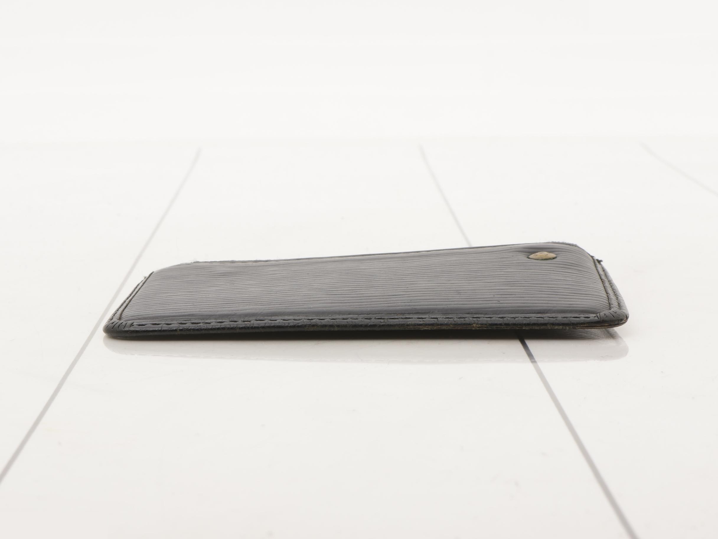 LV Epi Pochette Clé M63802 — view 3