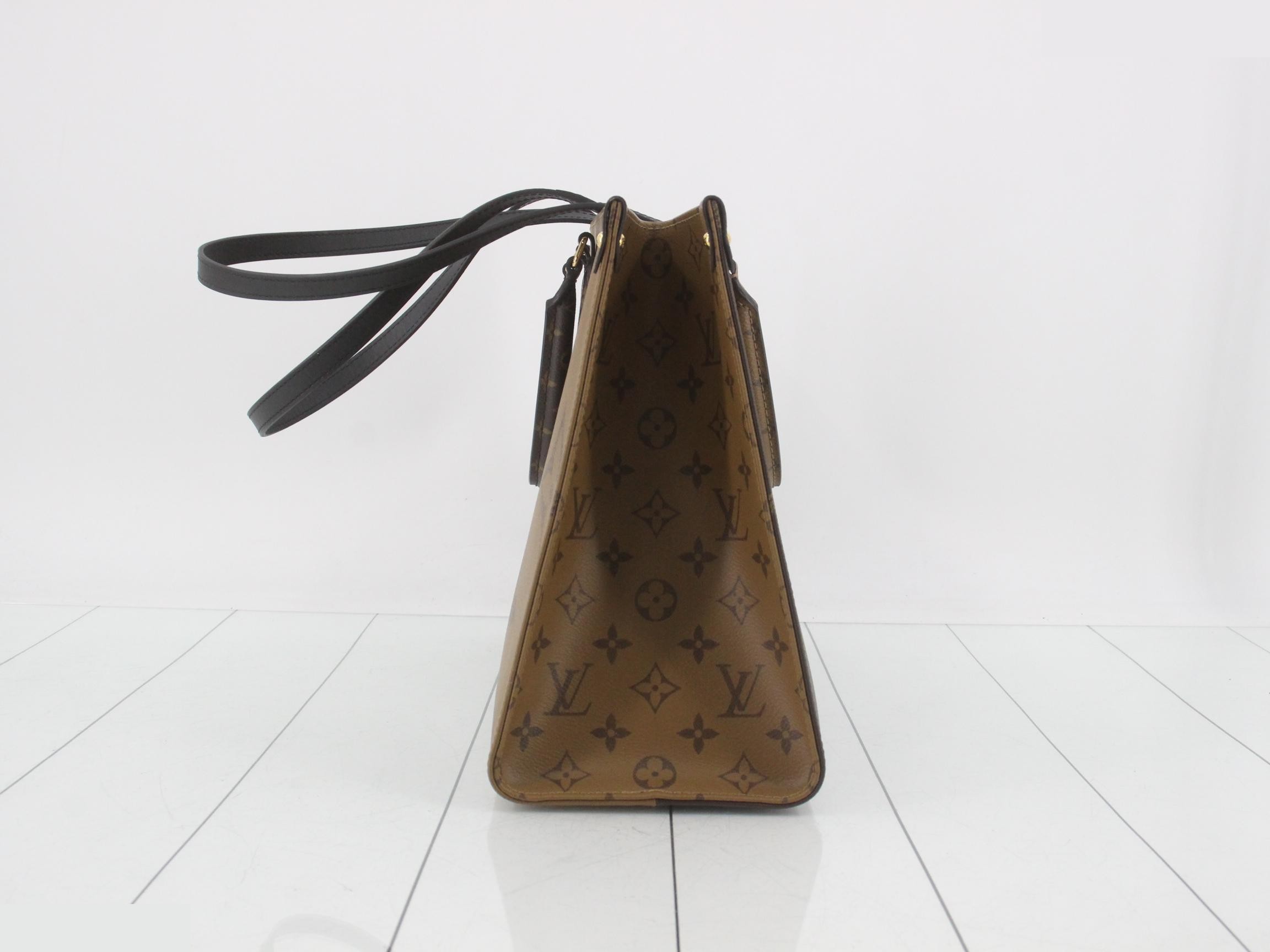 Giant Monogram Reverse OnTheGo MM — view 4