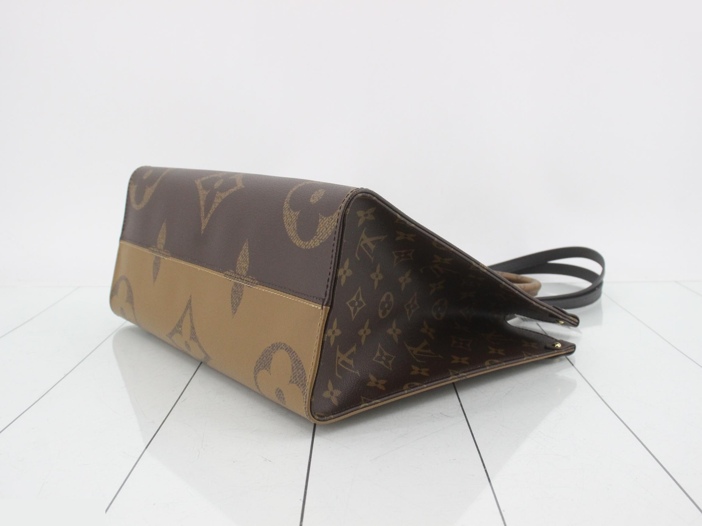 Giant Monogram Reverse OnTheGo MM — view 6