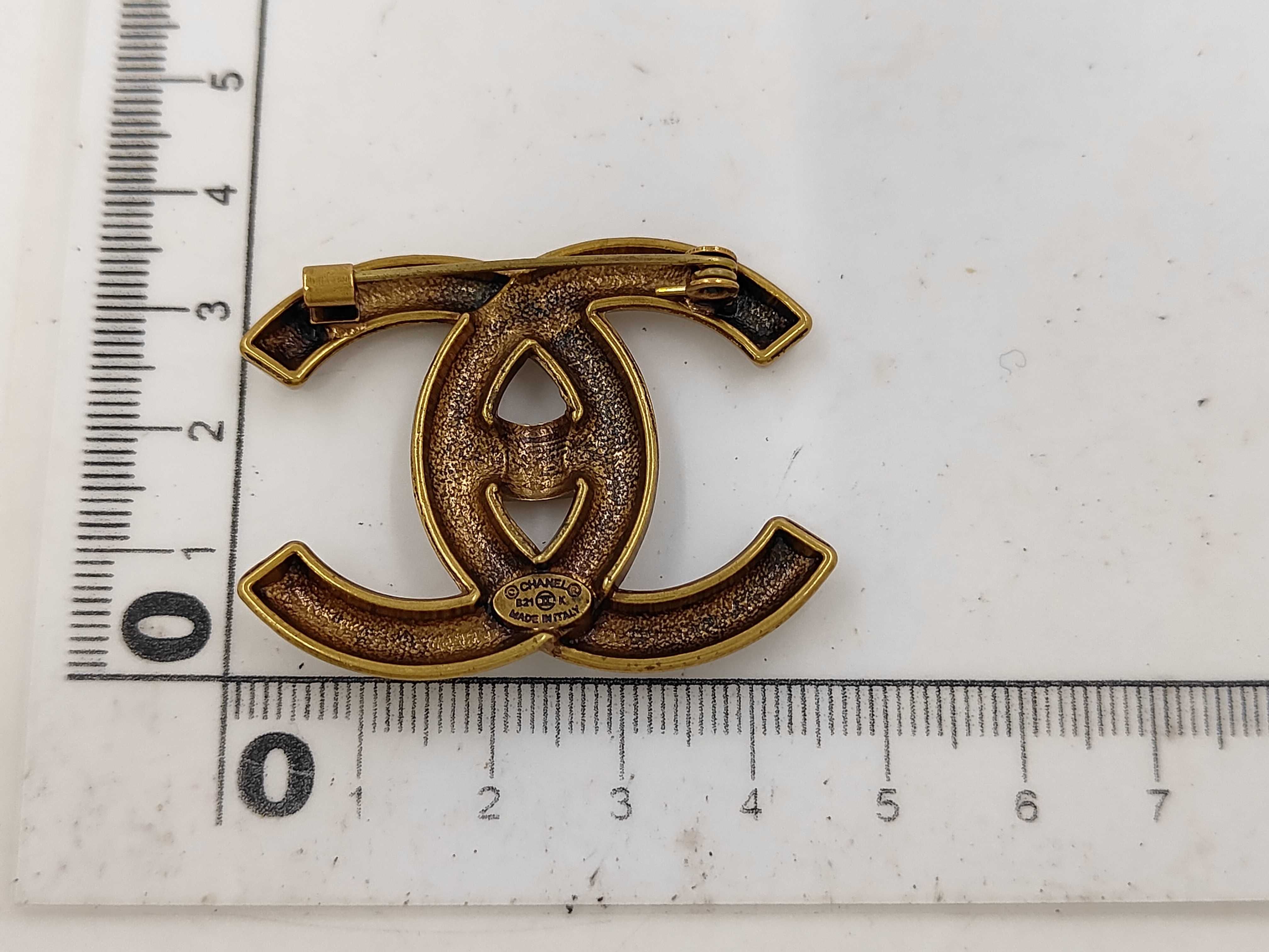 Coco Mark Logo Brooch B21K Brooch — view 2