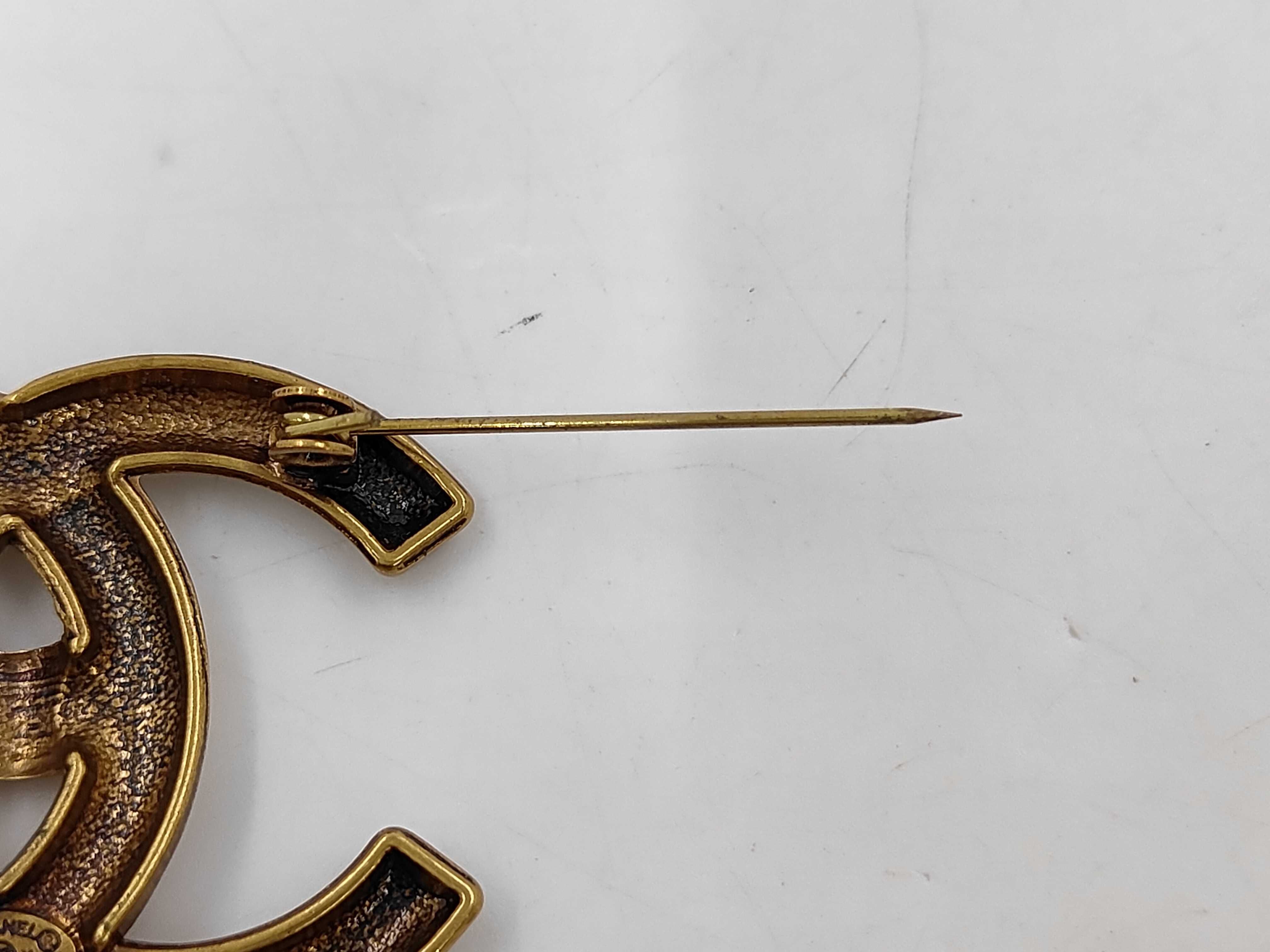 Coco Mark Logo Brooch B21K Brooch — view 5