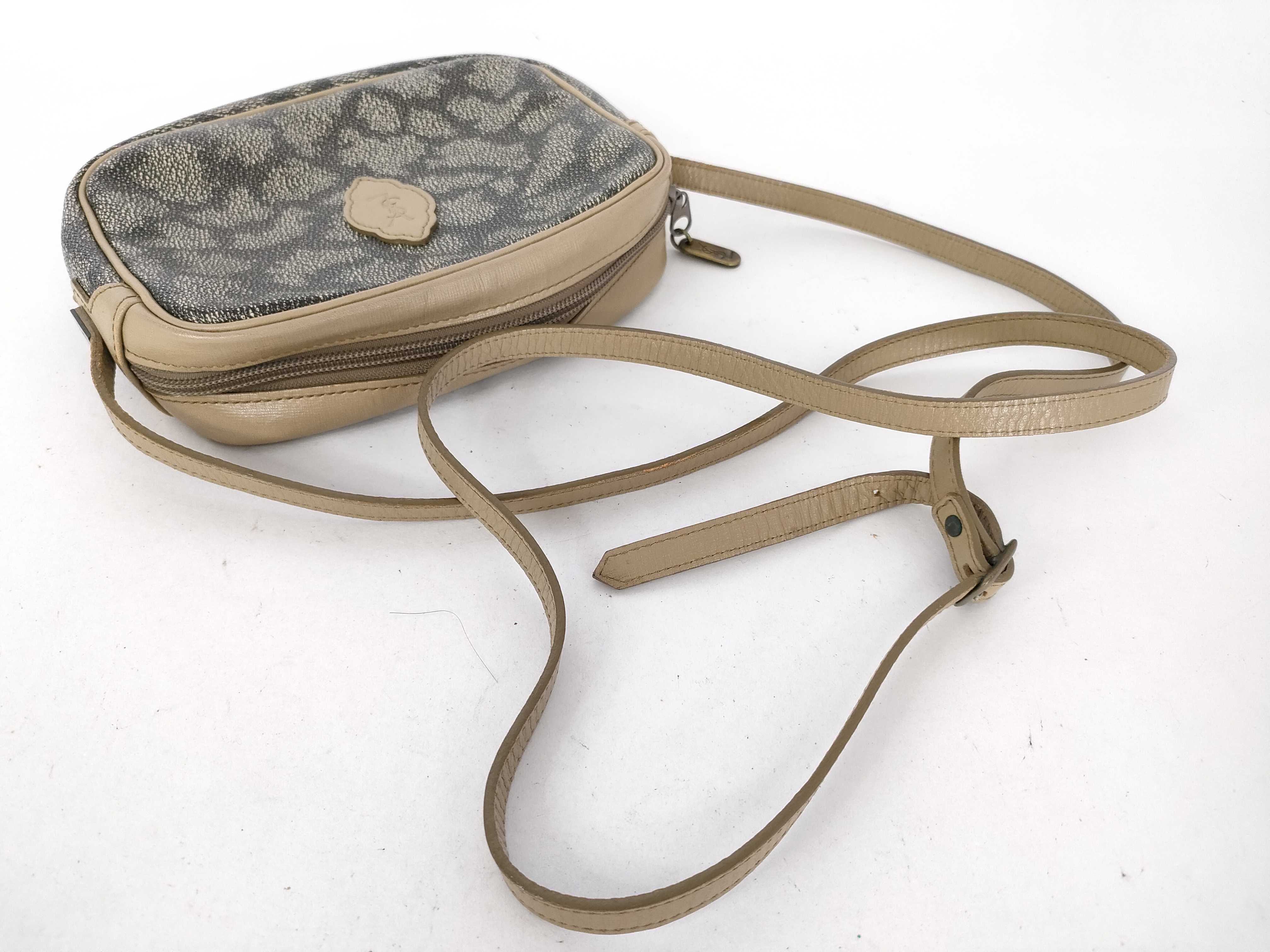 shoulder bag — view 3