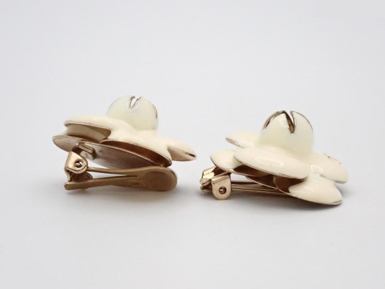 Earrings — view 3