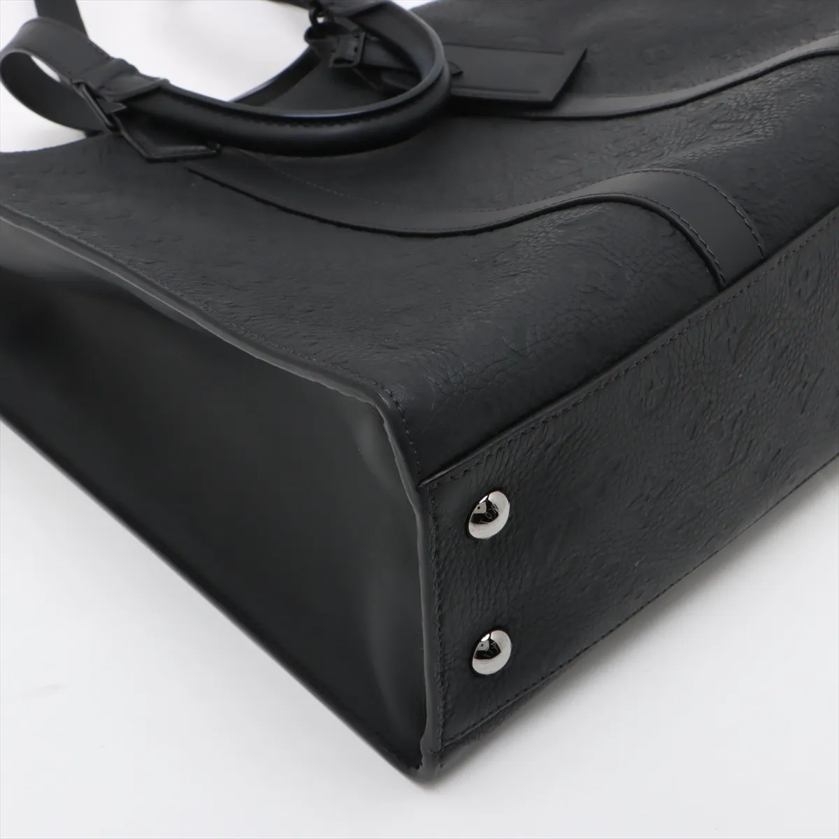 Taurillon Monogram Sac Plat 24H M24786 Black RFID Reactive — view 4