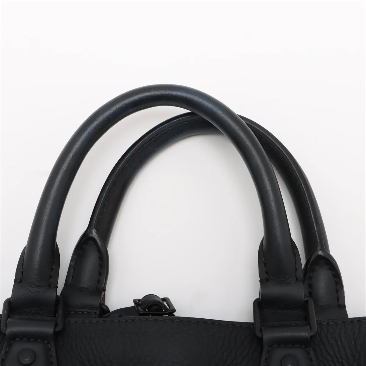 Taurillon Monogram Sac Plat 24H M24786 Black RFID Reactive — view 8